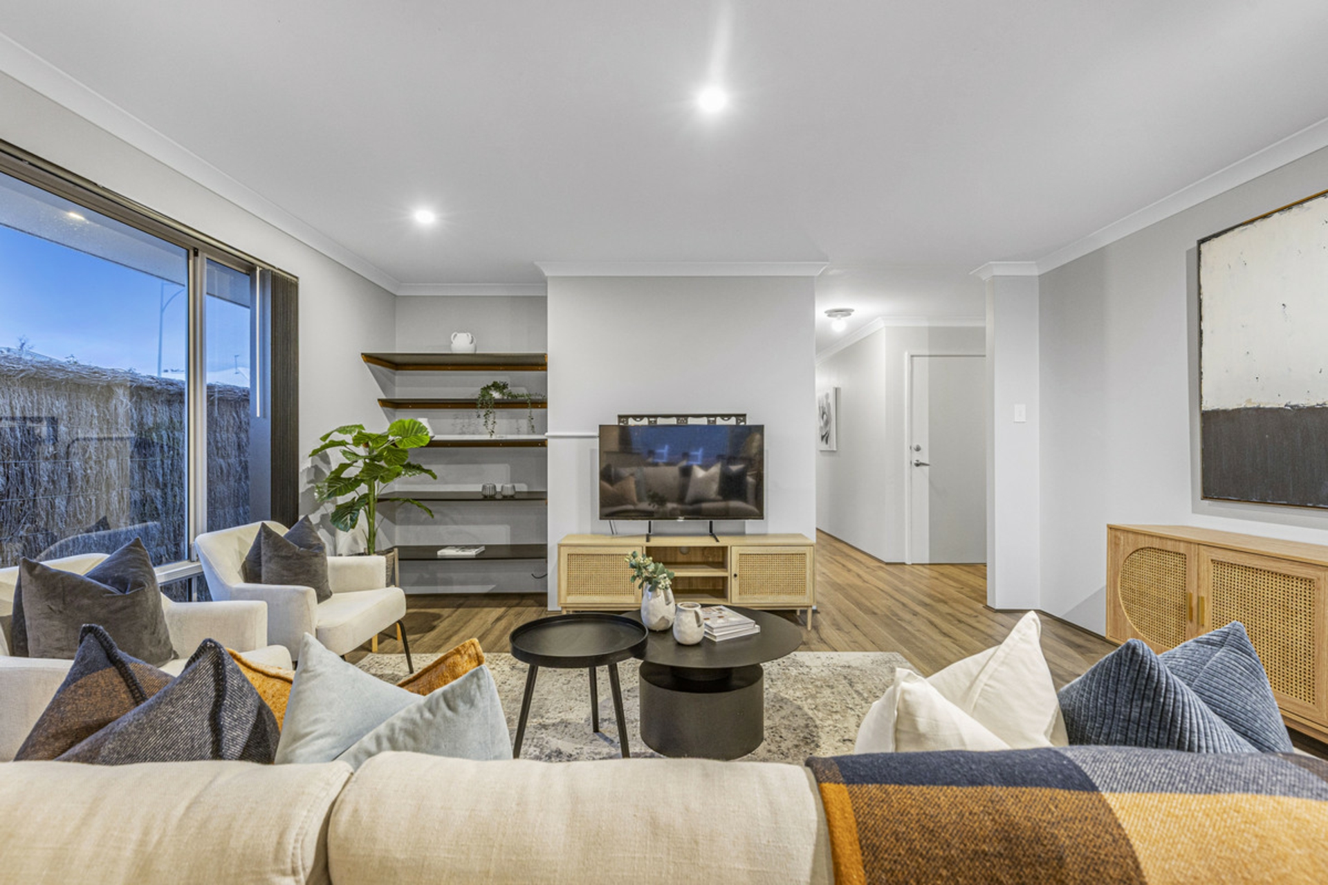 11 Laddon Road — photo 4 of 29