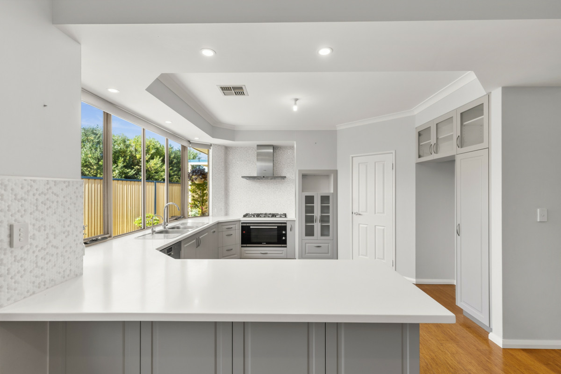 3 Litchfield Crescent — photo 3 of 30