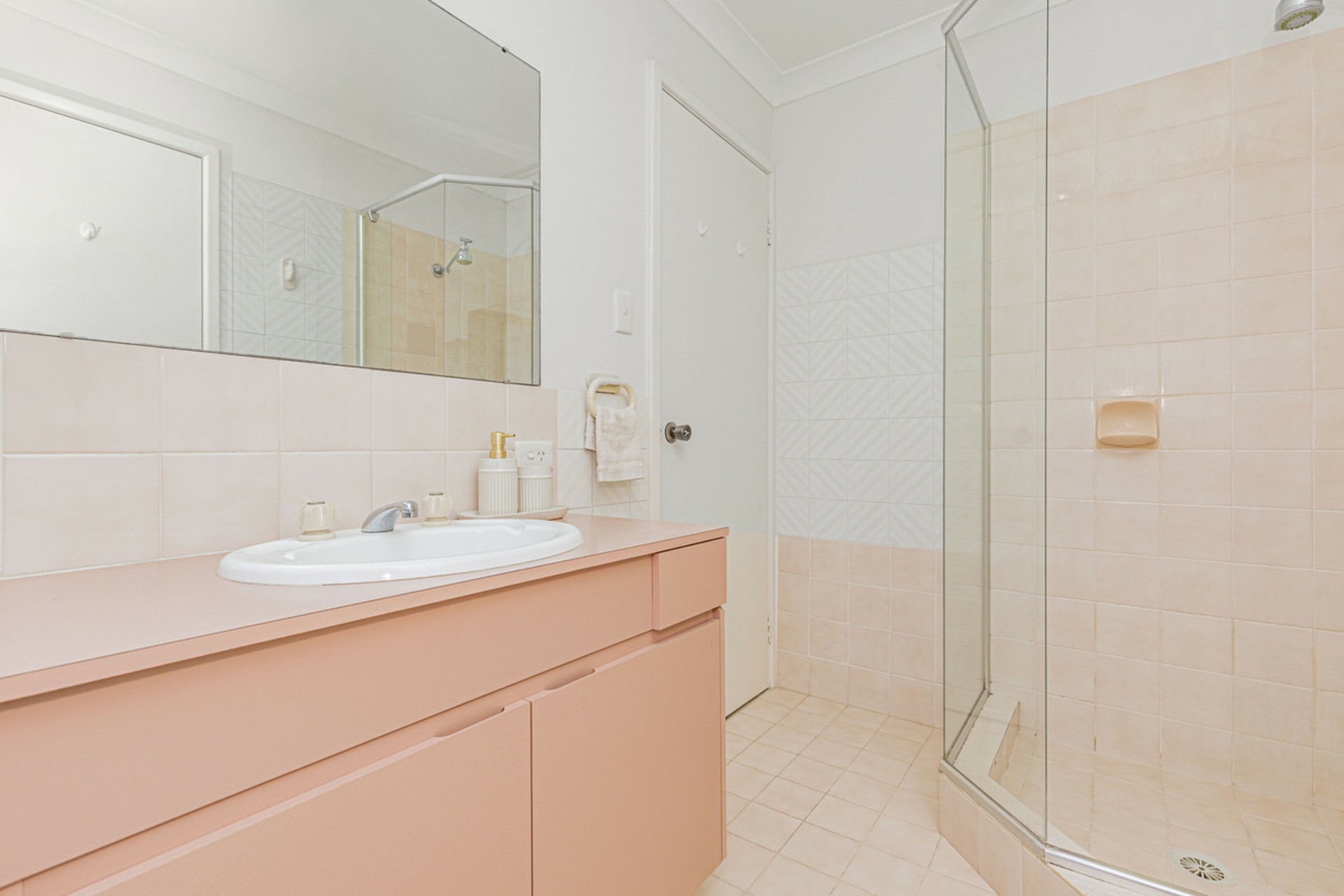 83 Moorpark Avenue — photo 16 of 30