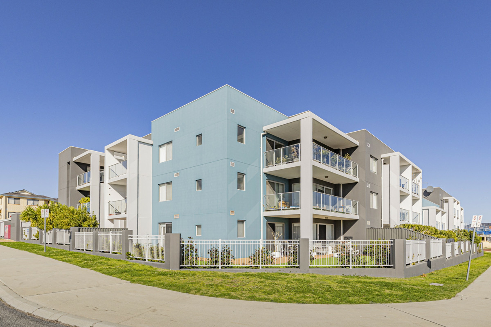 43/9 Citadel Way — photo 10 of 13