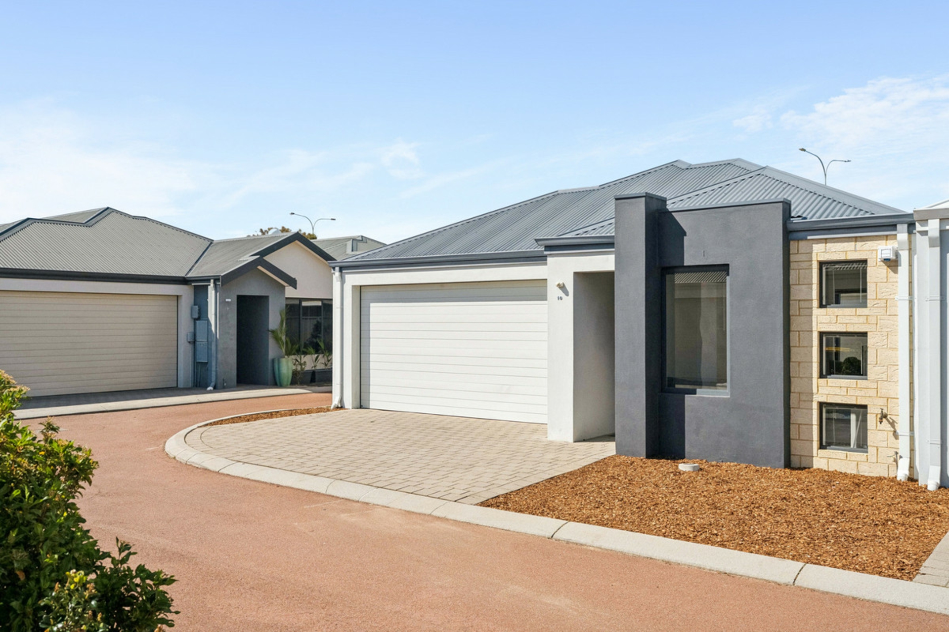 10/14 Wallangarra Road — photo 5 of 30