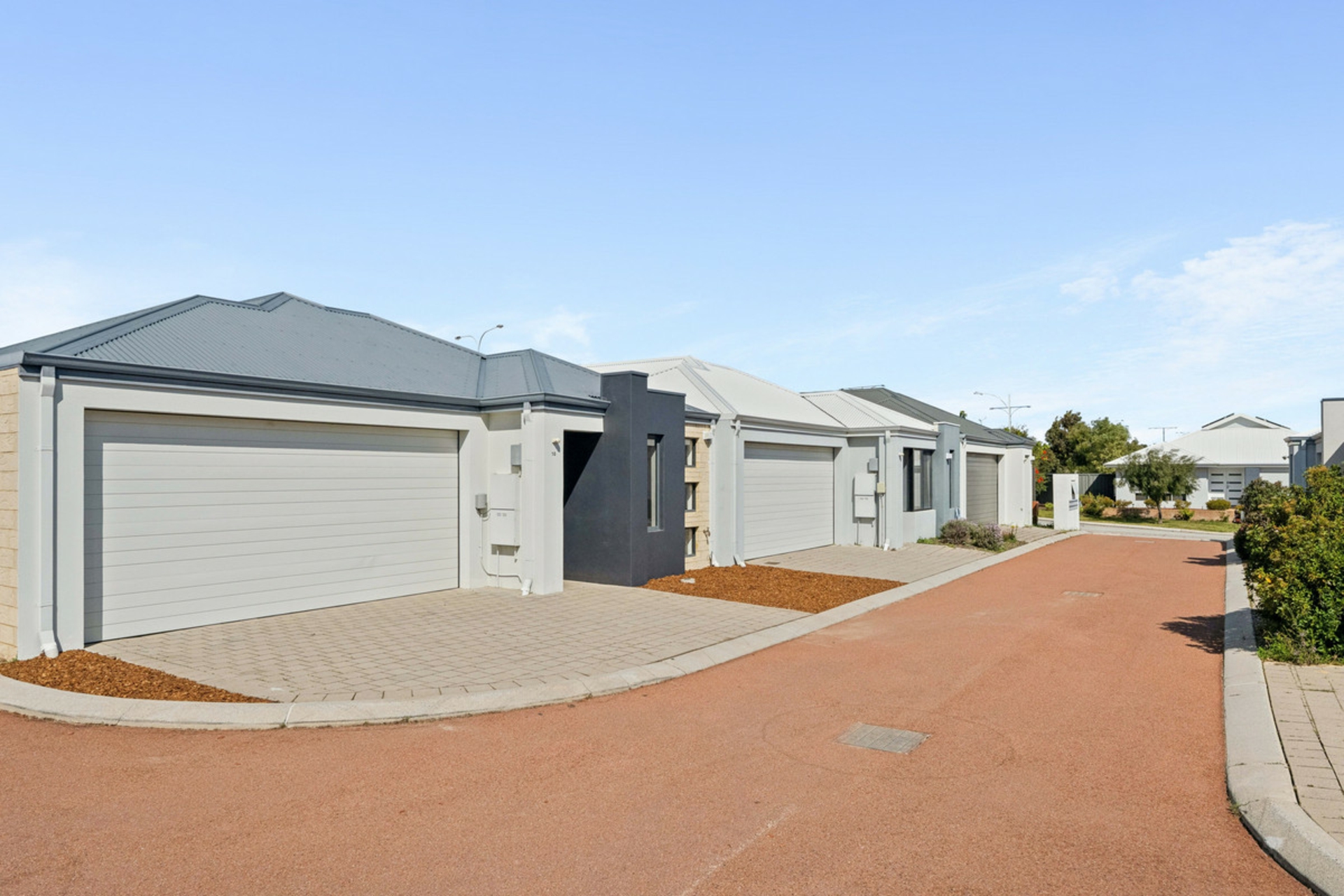 10/14 Wallangarra Road — photo 6 of 30