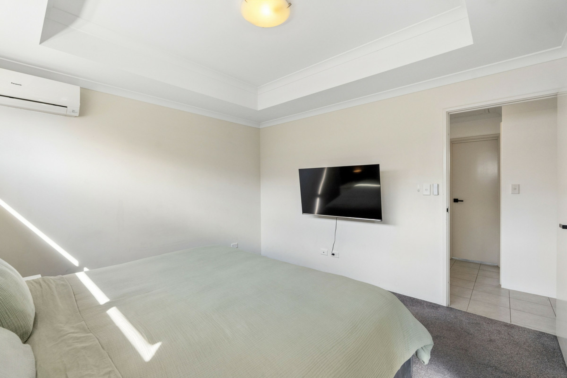 10/14 Wallangarra Road — photo 7 of 30
