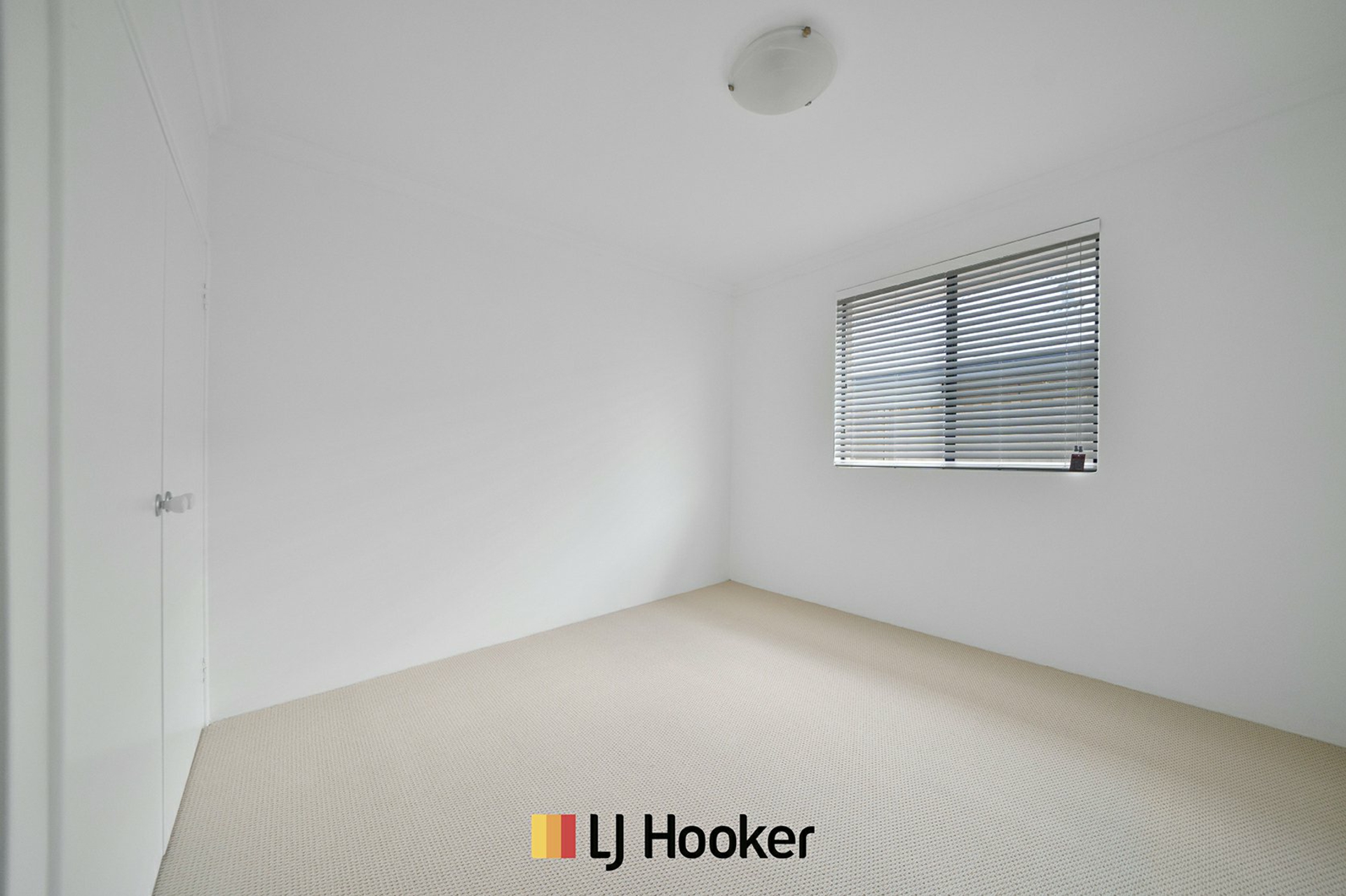 18 Admiralty Road — photo 8 of 18