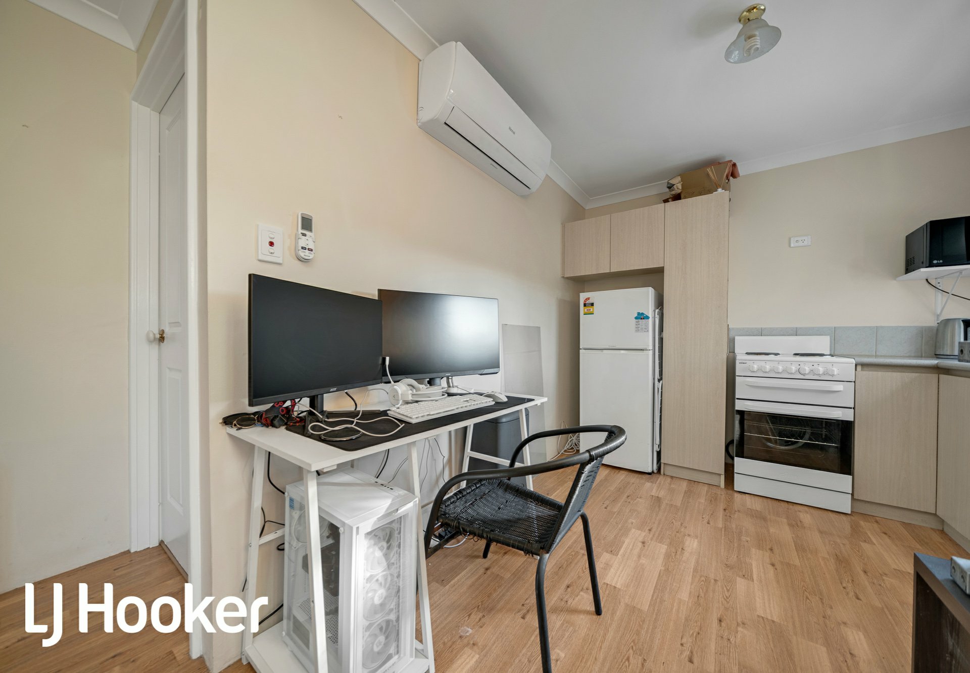 20A Aldwych Way — photo 7 of 11