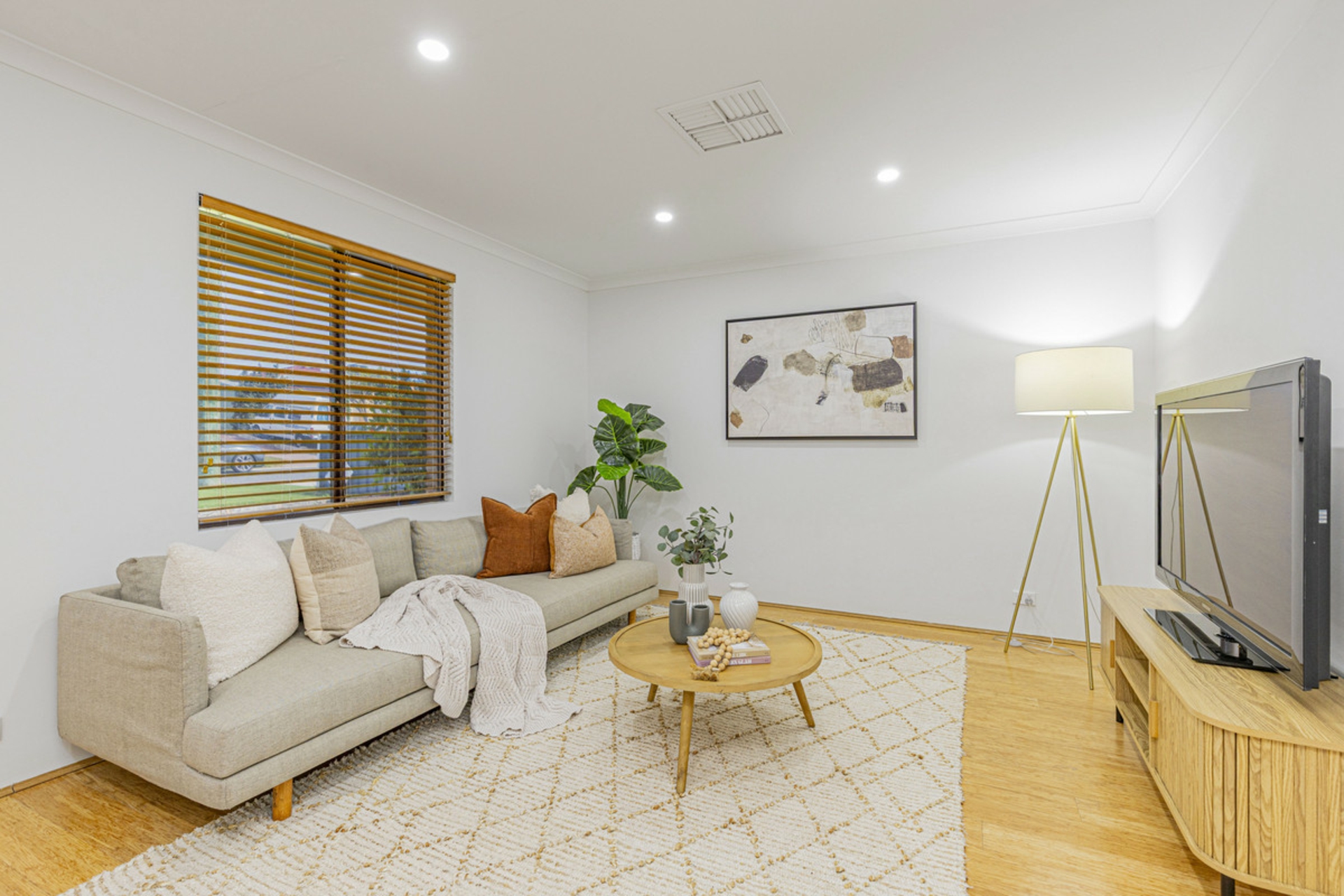 12 Wentworth Street — photo 7 of 30