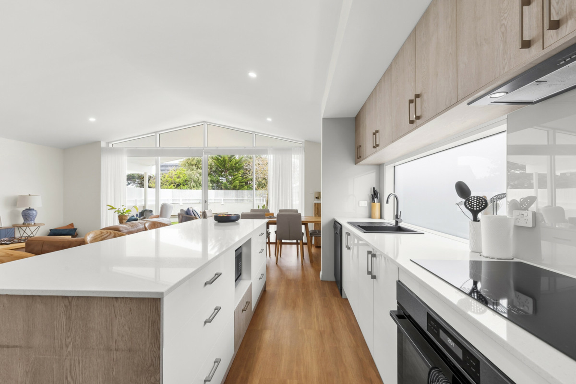 8 Johnson Crescent — photo 5 of 23