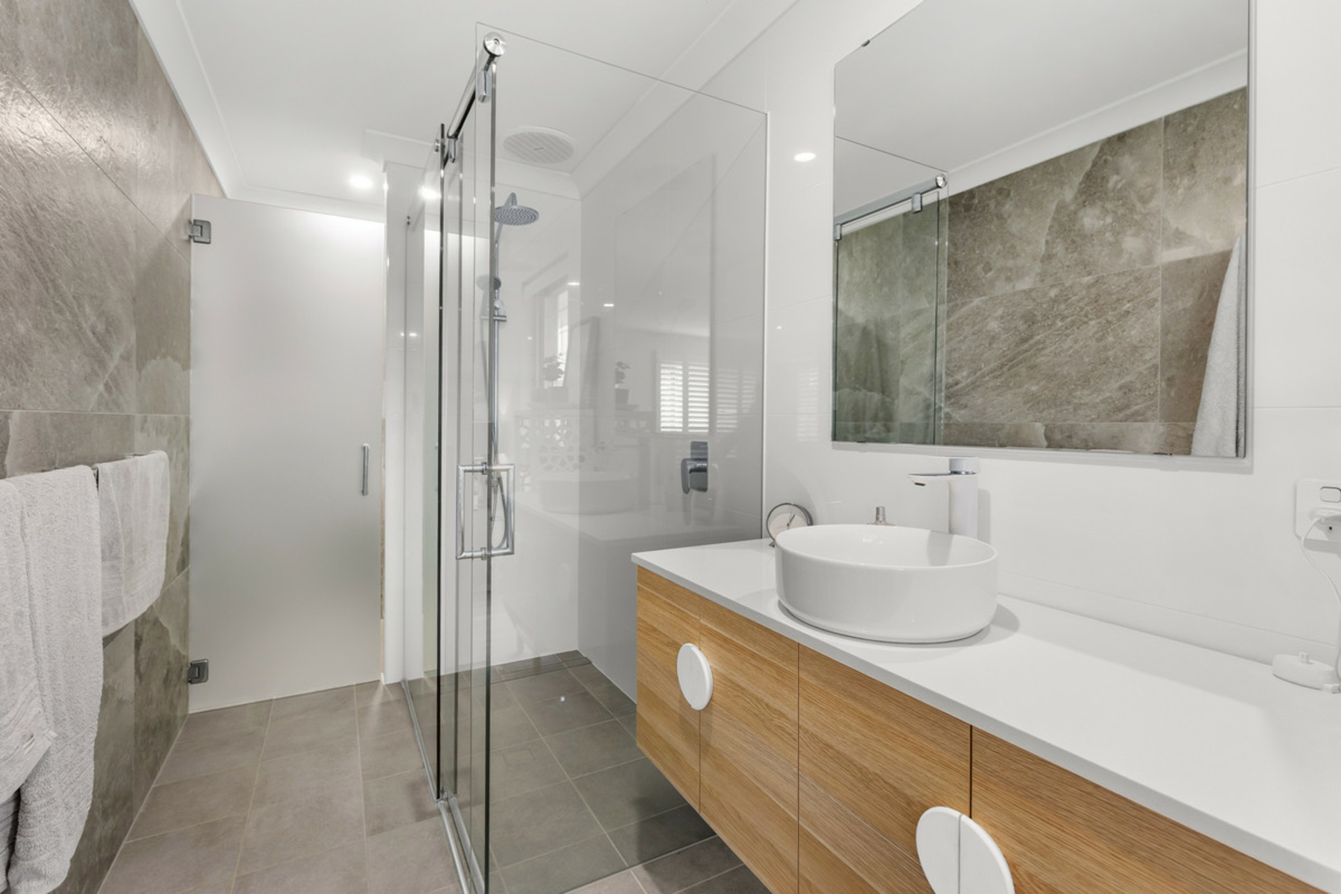 8 Johnson Crescent — photo 11 of 23