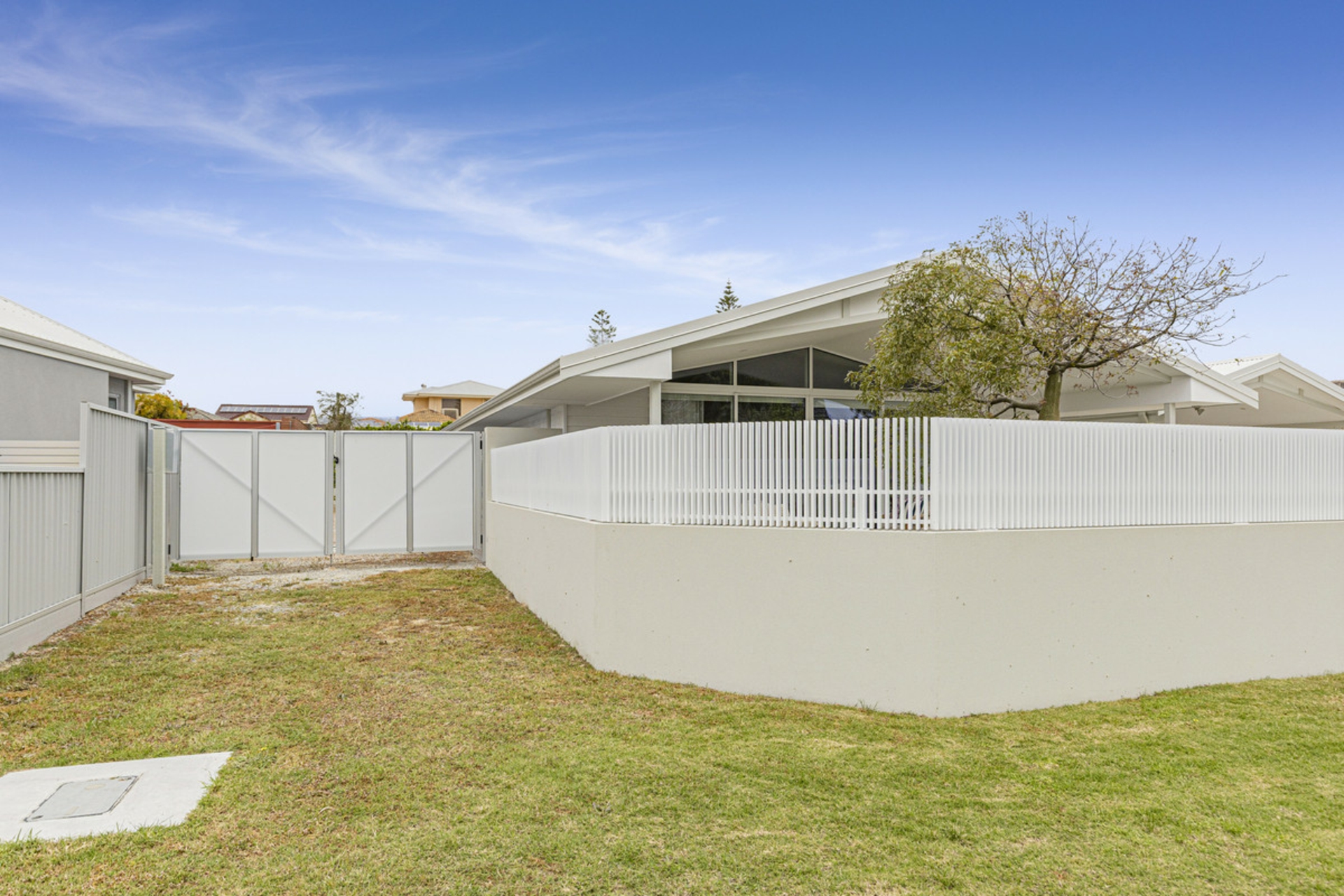 8 Johnson Crescent — photo 18 of 23