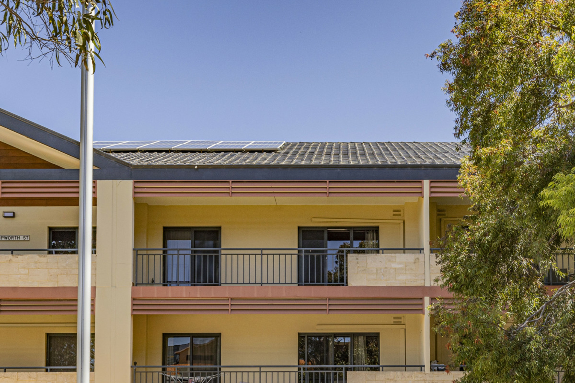28/18 Kingsbury Road — photo from LJ Hooker Joondalup