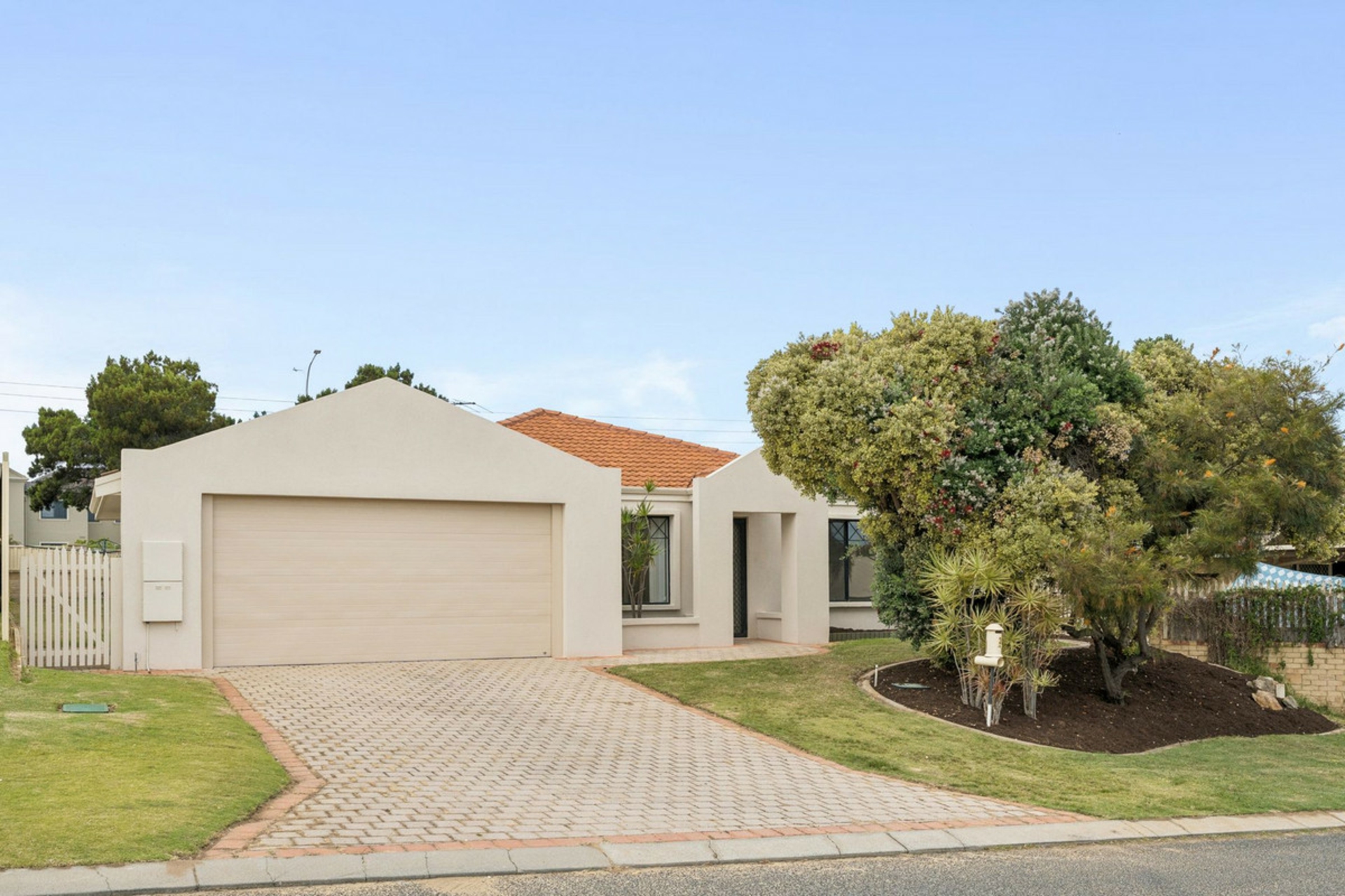3 Thornton Retreat — photo from LJ Hooker Joondalup