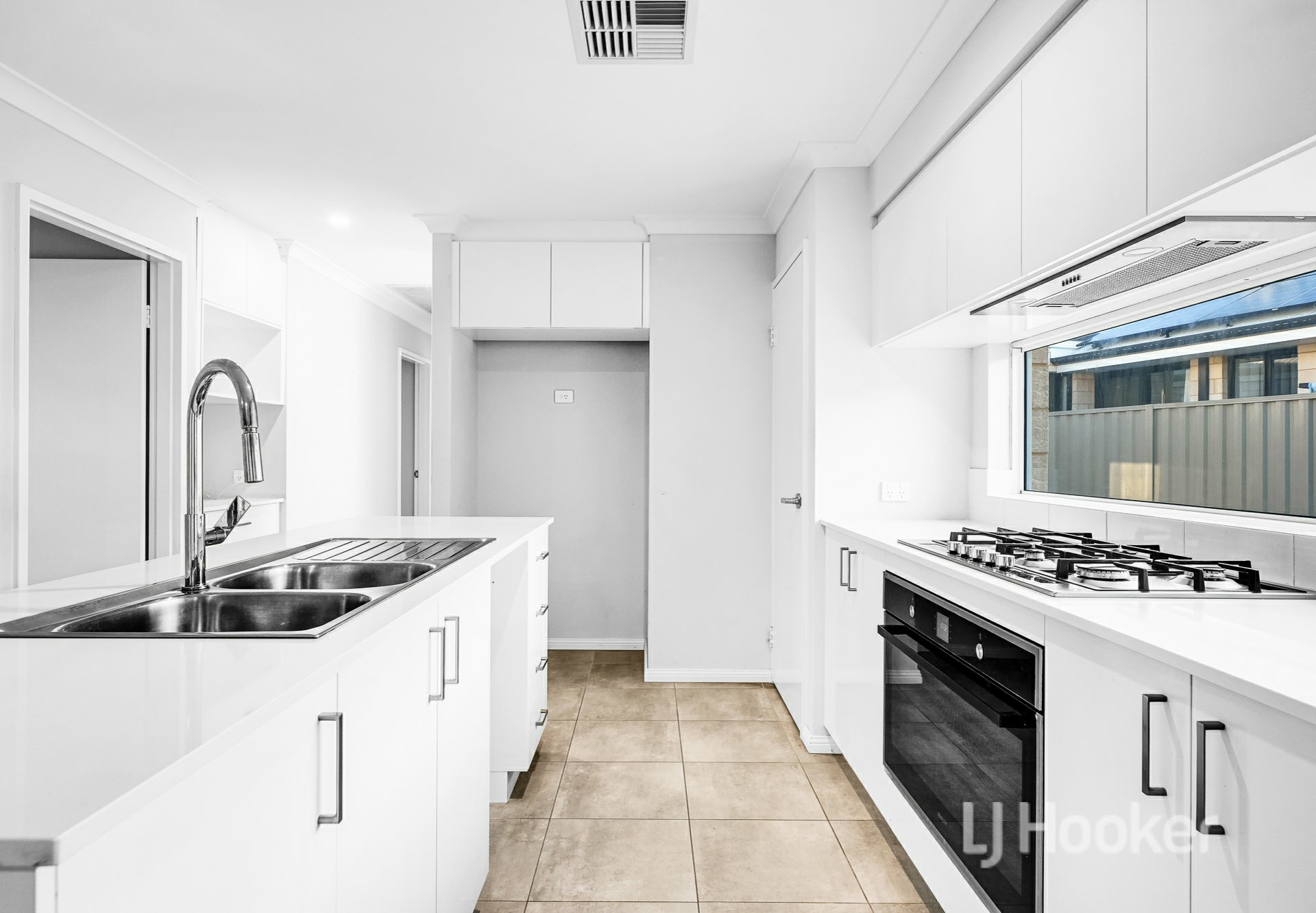 5 Hartog Way — photo 4 of 21