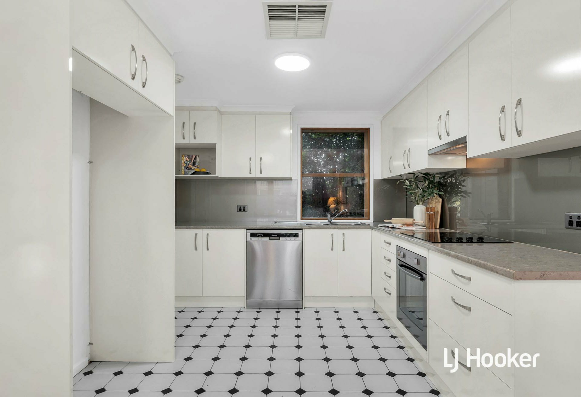Unit 11/118-120 North East Road — photo 12 of 17
