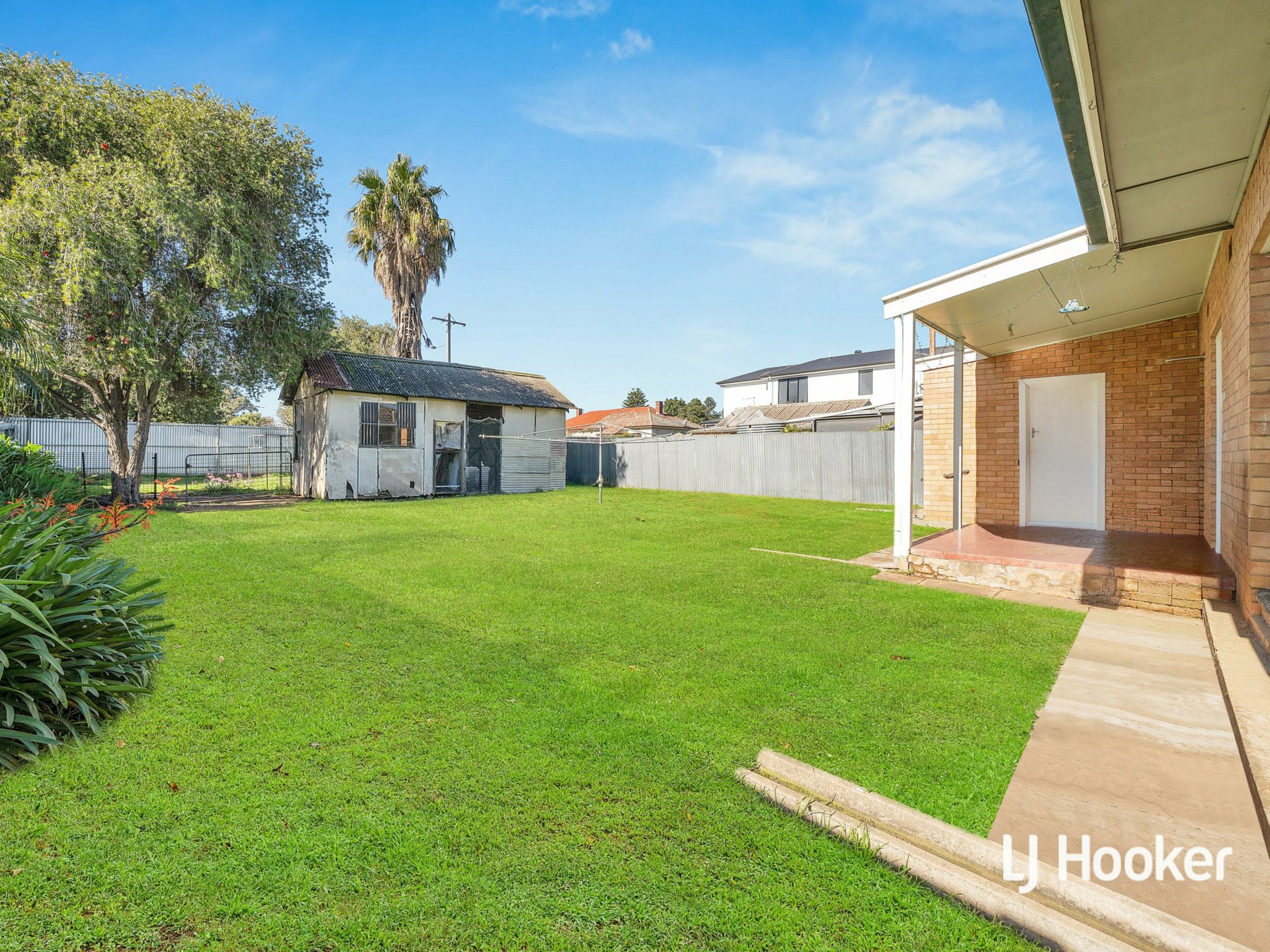 8 Sunnybrae Ave — photo 13 of 15