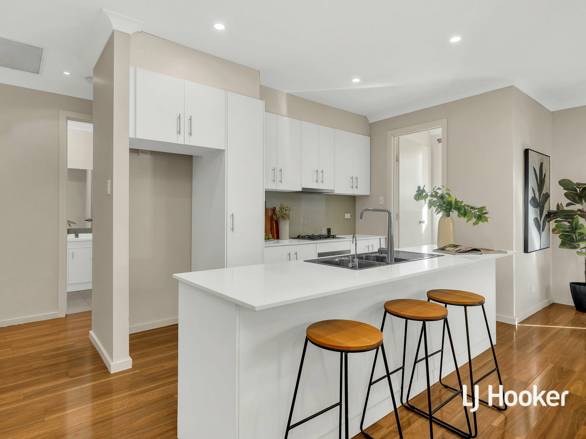 5D Radford Ave — photo 3 of 16