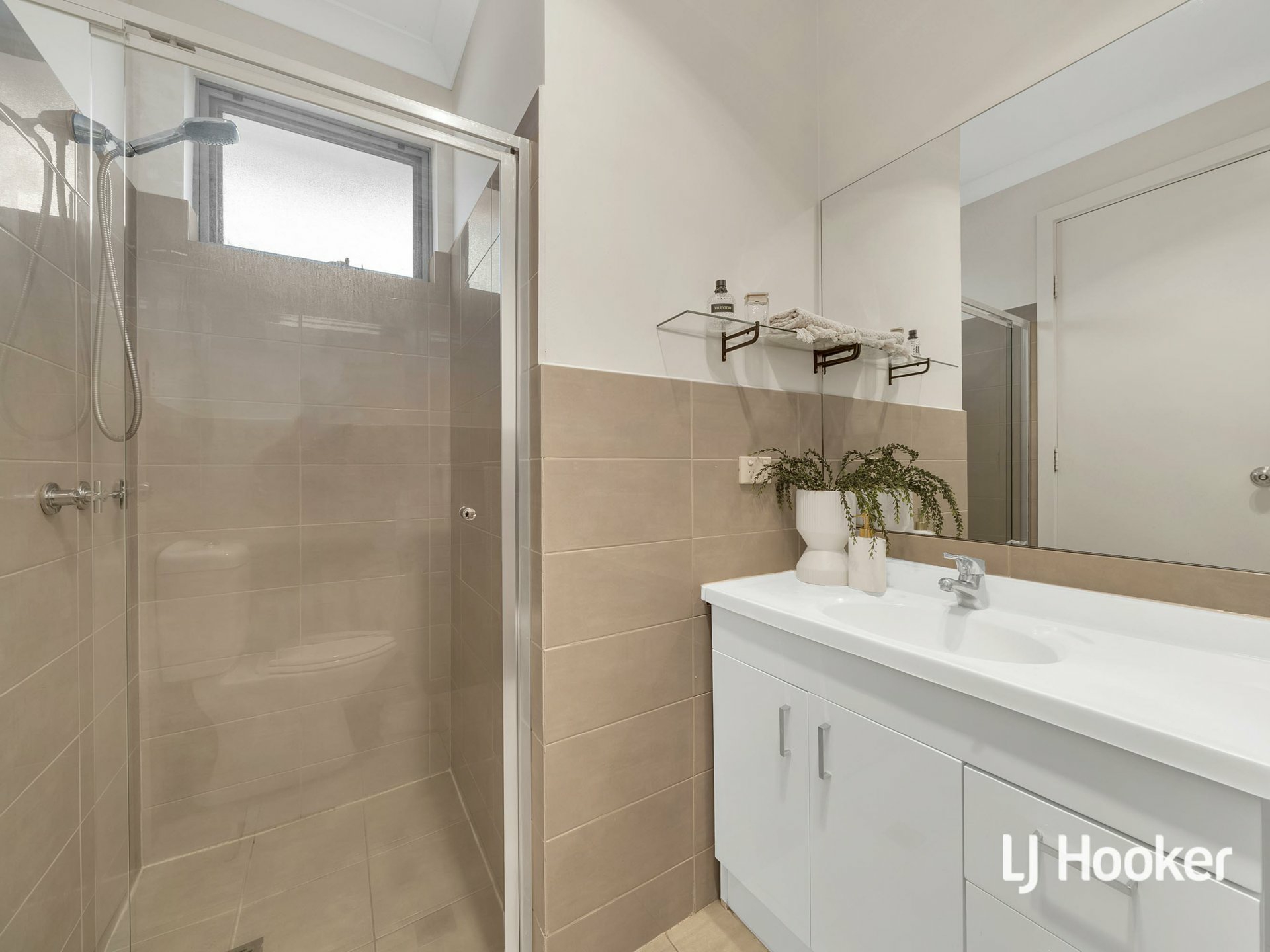 5D Radford Ave — photo 10 of 16