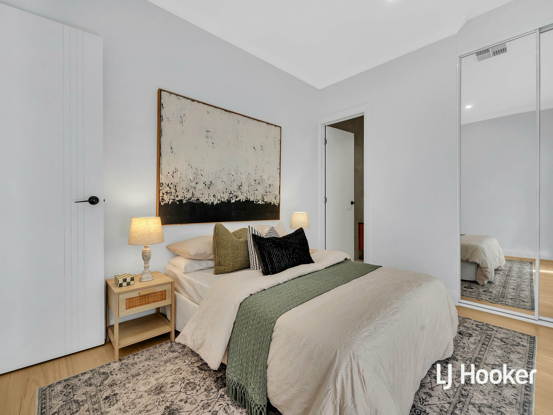 41 Hawkesbury Ave — photo 7 of 29
