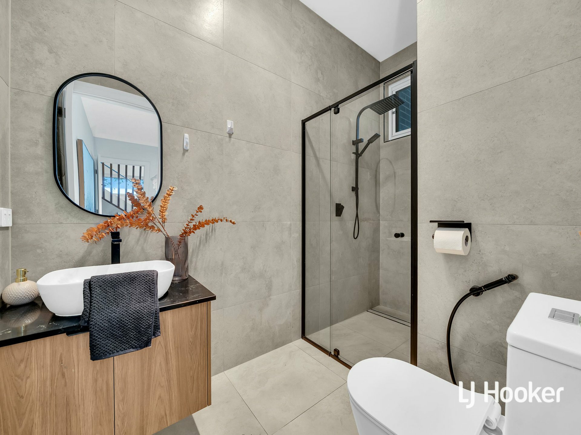 41 Hawkesbury Ave — photo 8 of 29