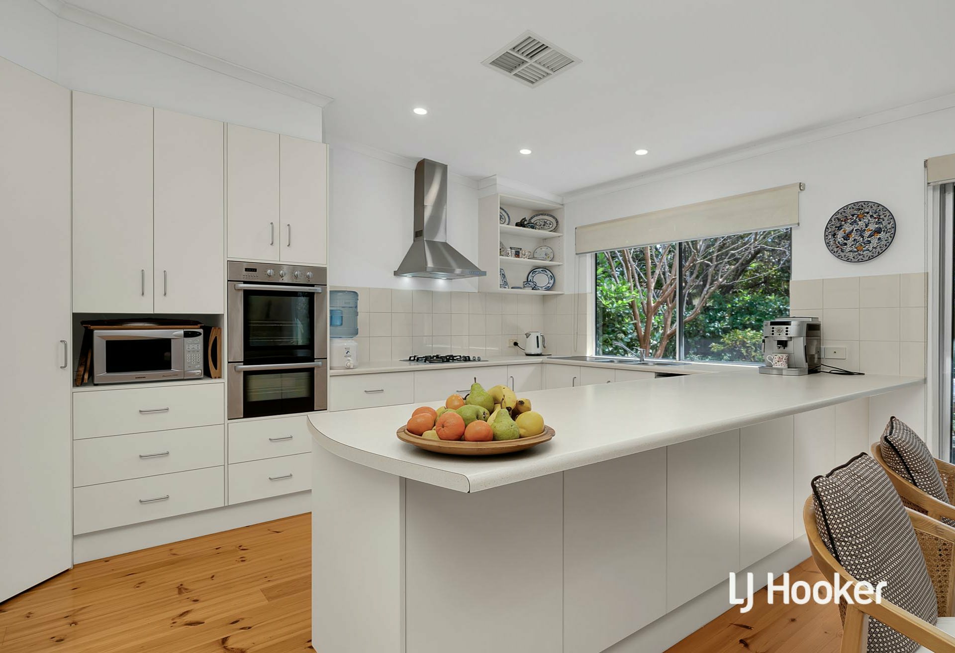 48 Boyle St — photo 11 of 21