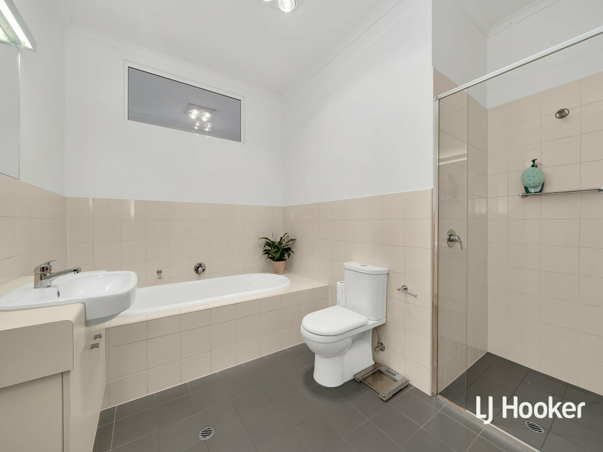 48 Boyle St — photo 15 of 21
