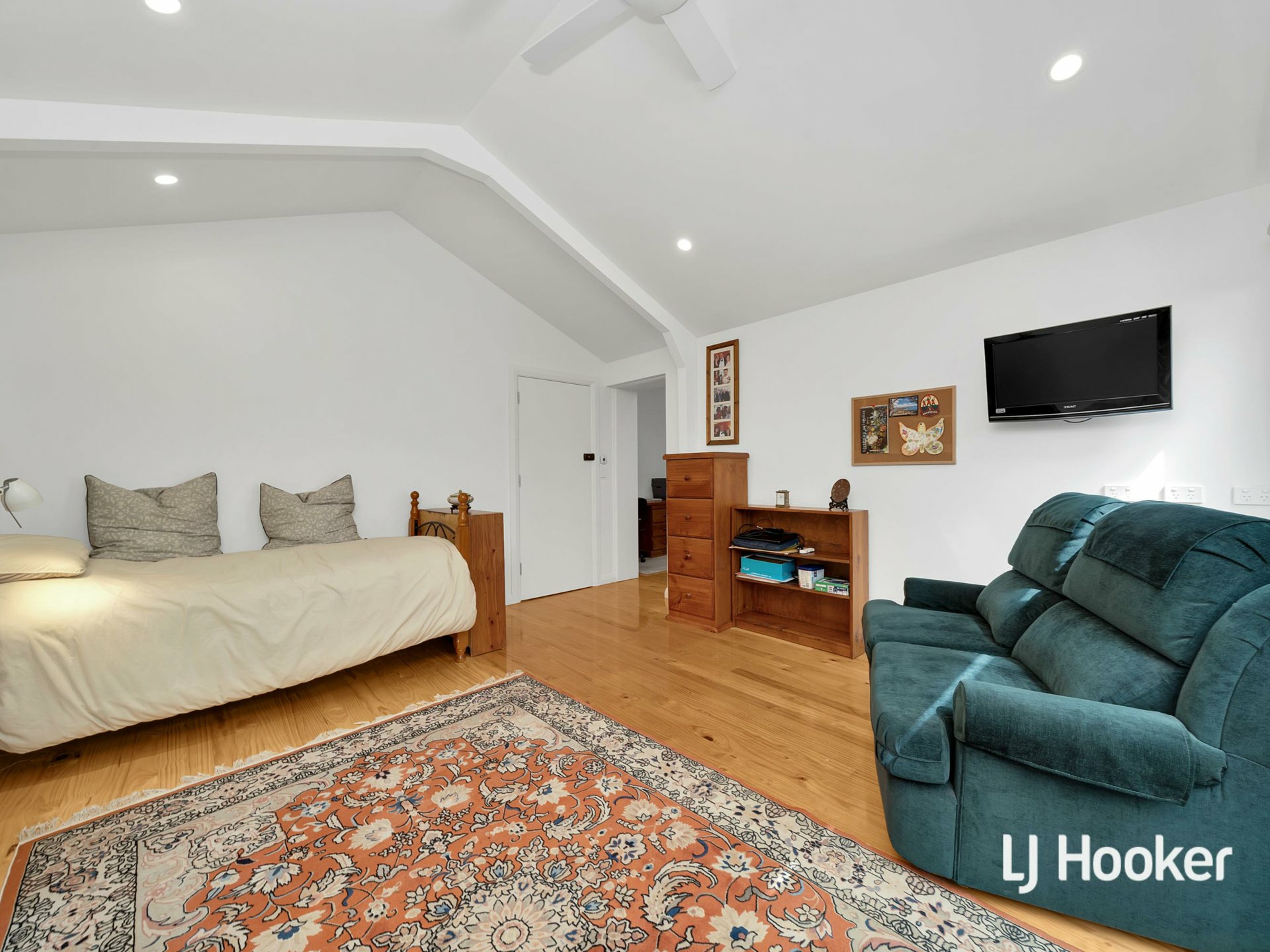 48 Boyle St — photo 18 of 21