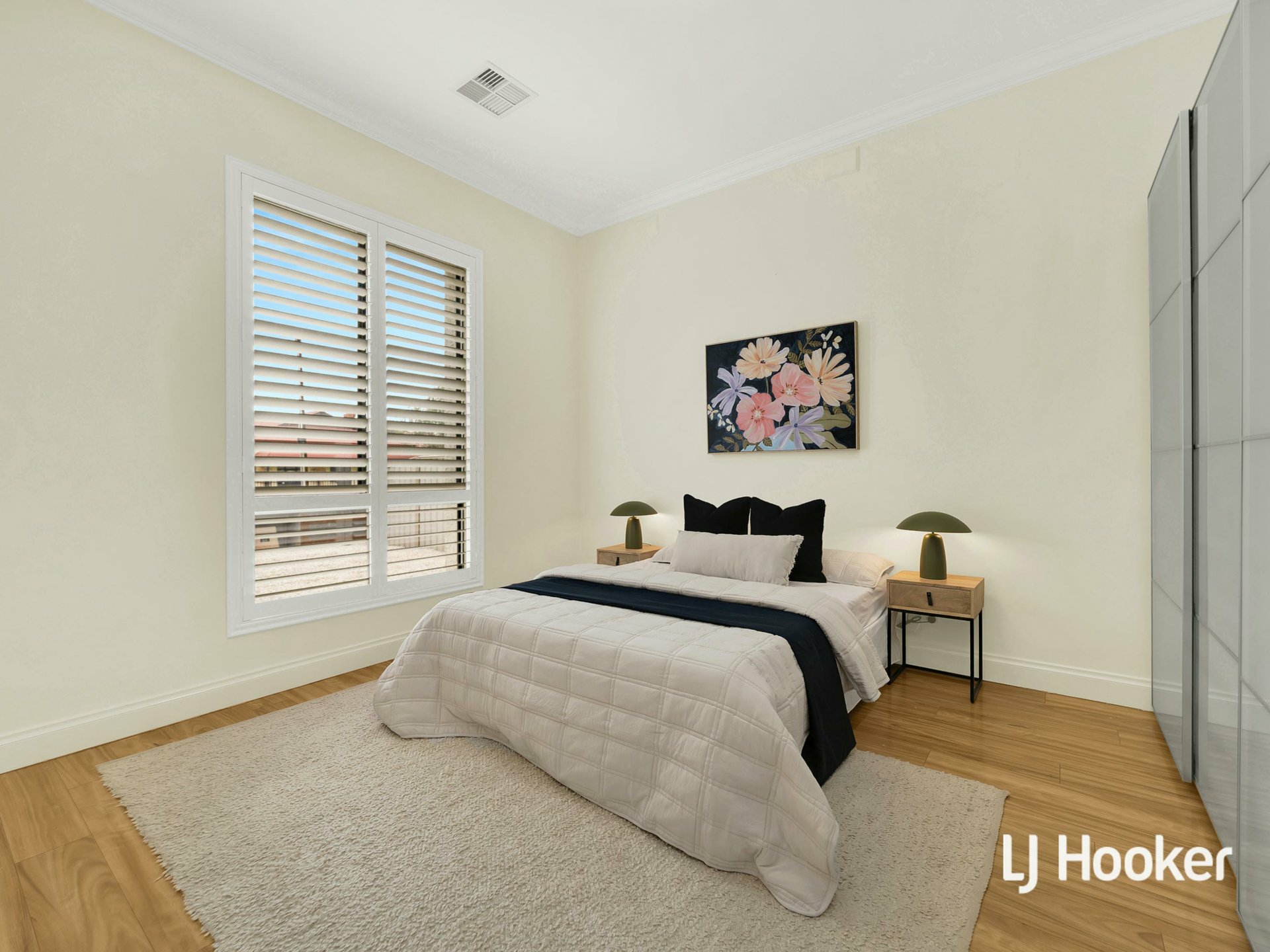 30 Rowell Cres — photo 10 of 26