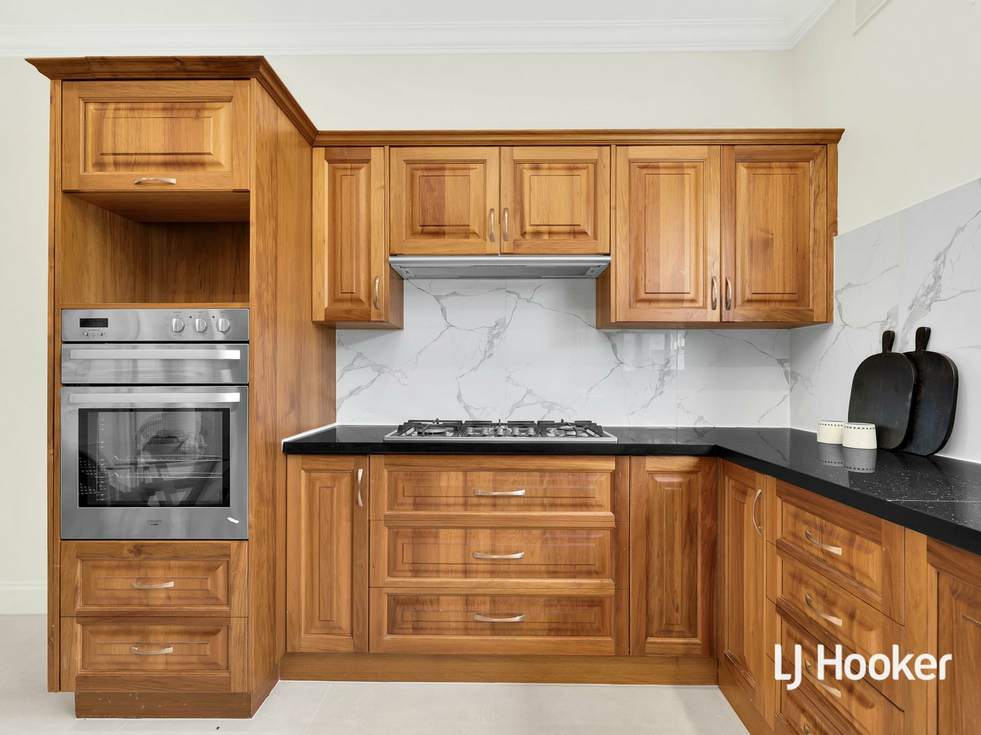 30 Rowell Cres — photo 19 of 26