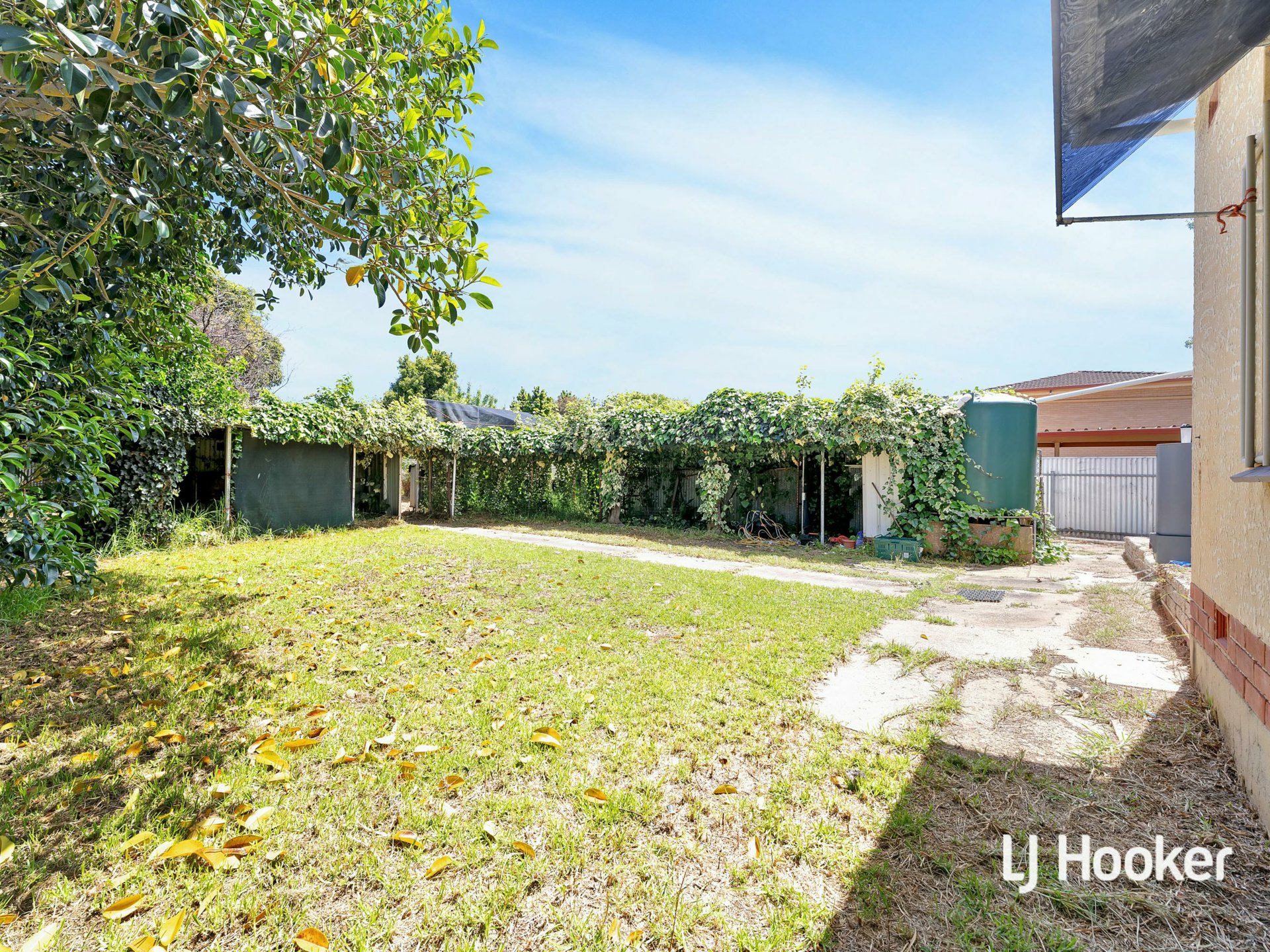 28 Miller St — photo 12 of 13