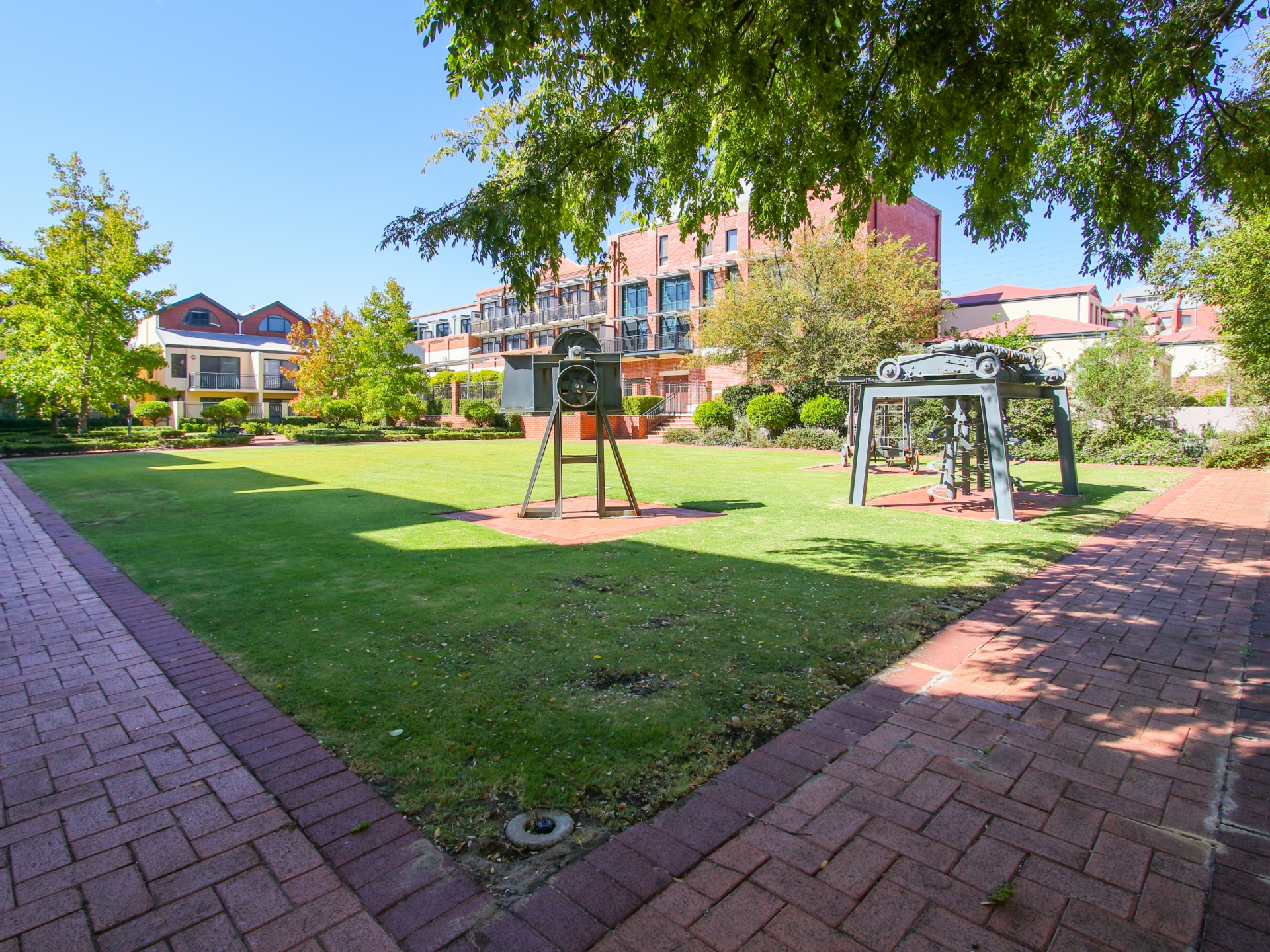 20/10 Pendal Lane, PERTH