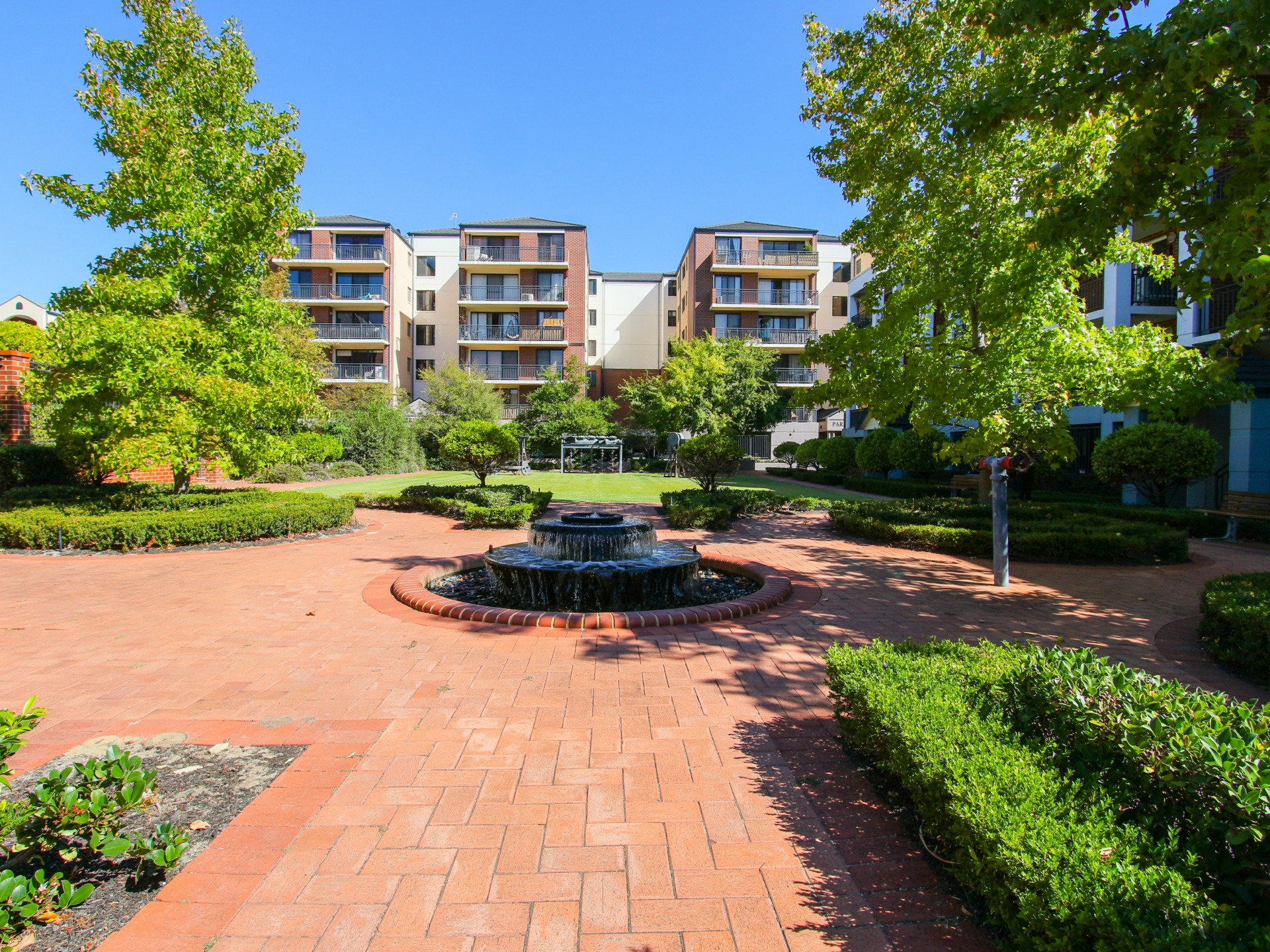 20/10 Pendal Lane, PERTH