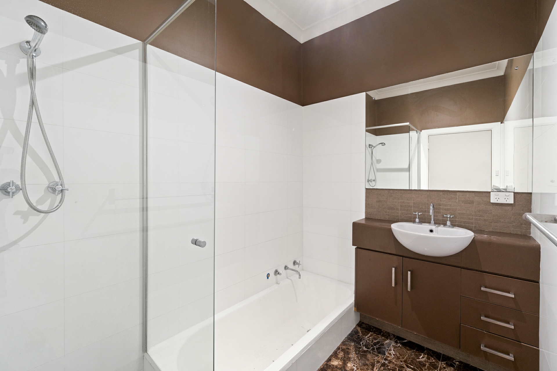 402 Guildford Road — photo 9 of 16