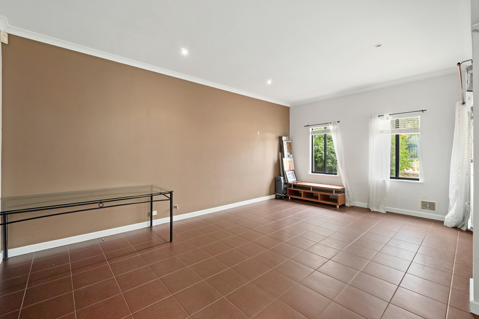 402 Guildford Road — photo 13 of 16