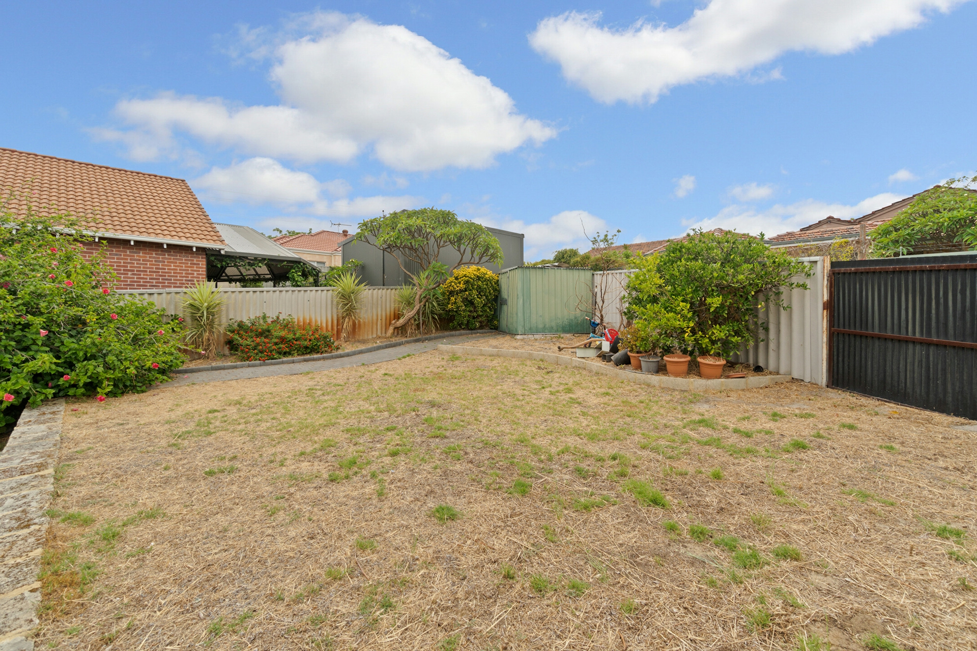 402 Guildford Road — photo 16 of 16