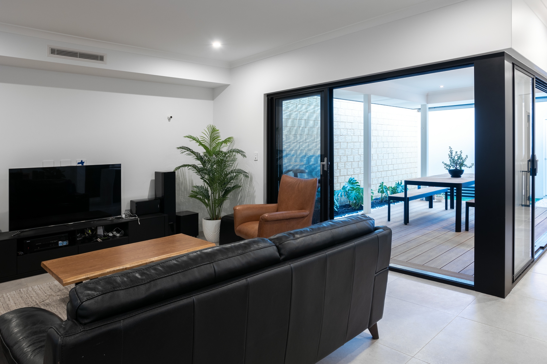 136 Orsino Boulevard, NORTH COOGEE