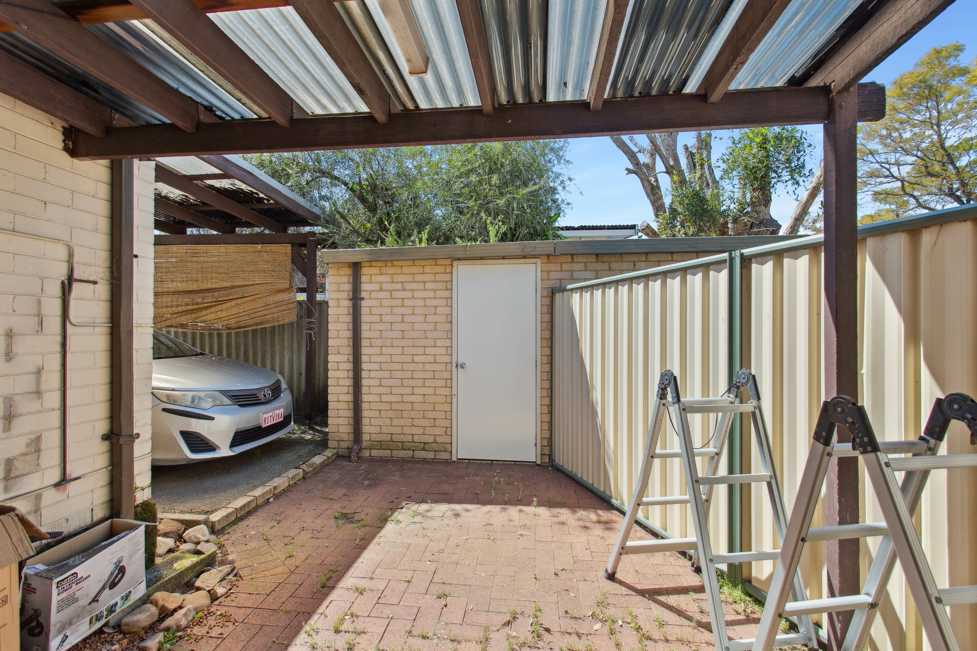 86 Leach Highway, Wilson