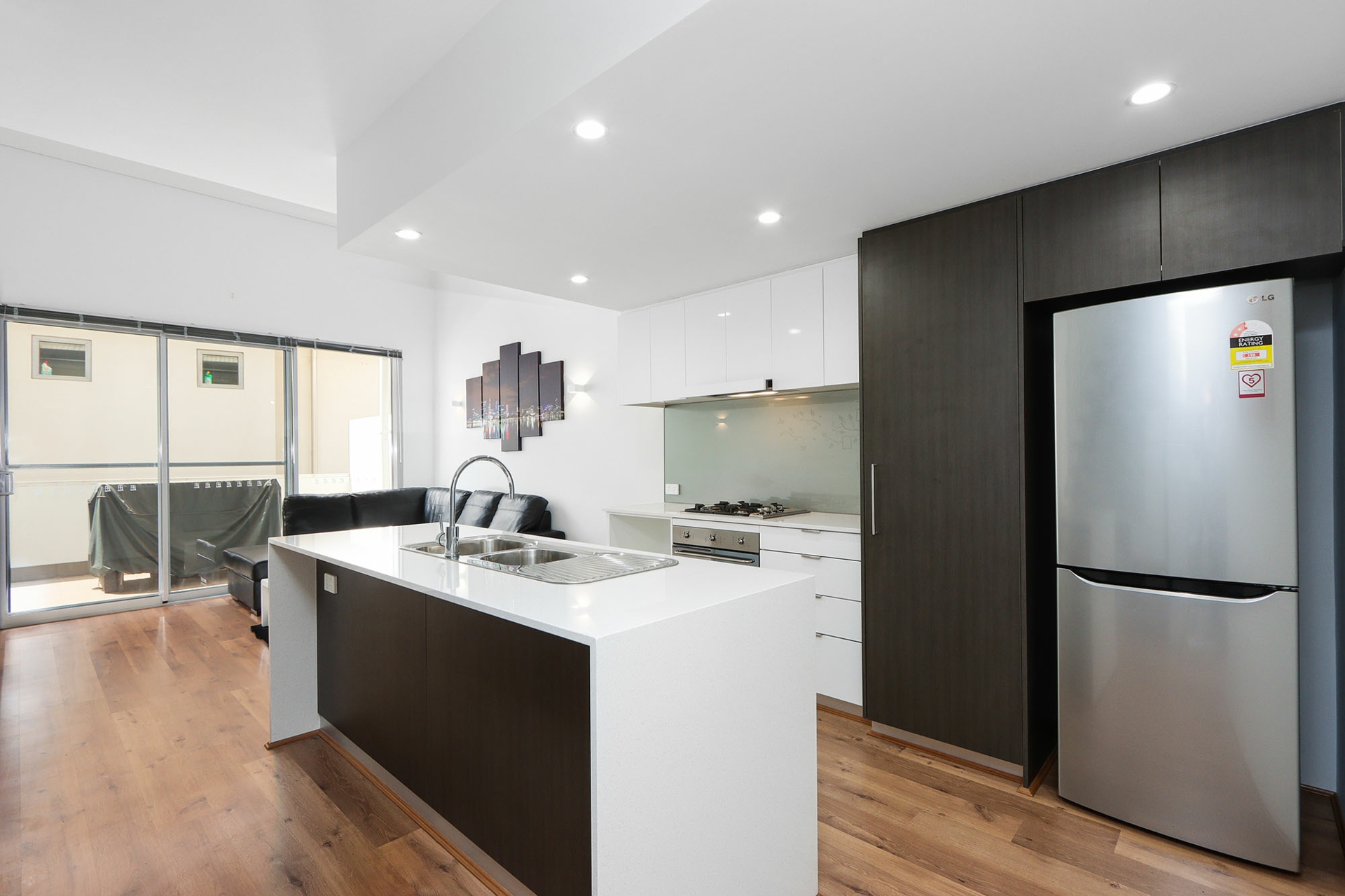 16/2 Downey Drive, COMO