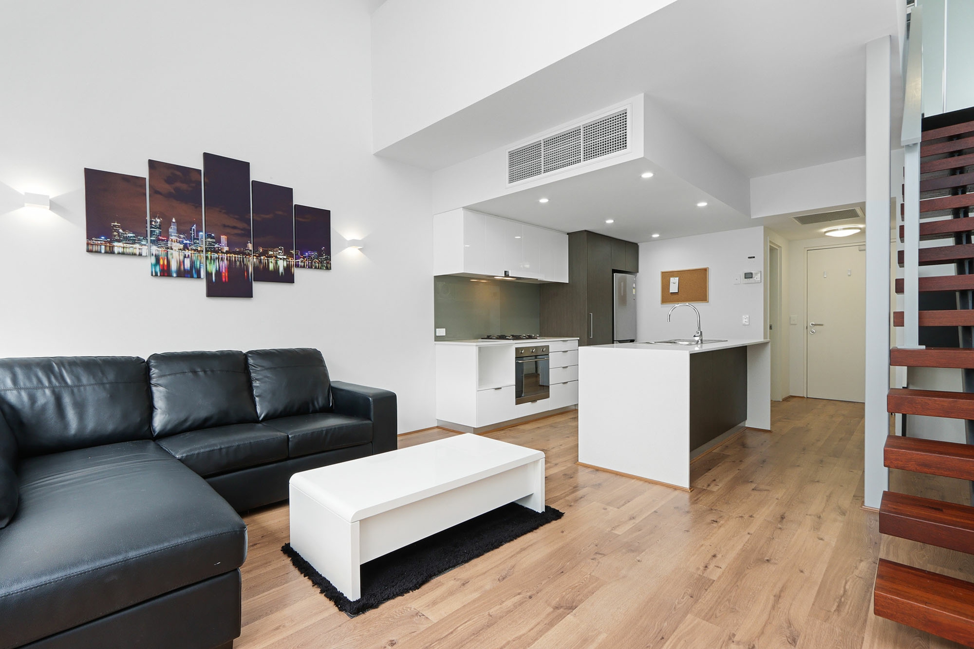 16/2 Downey Drive, COMO