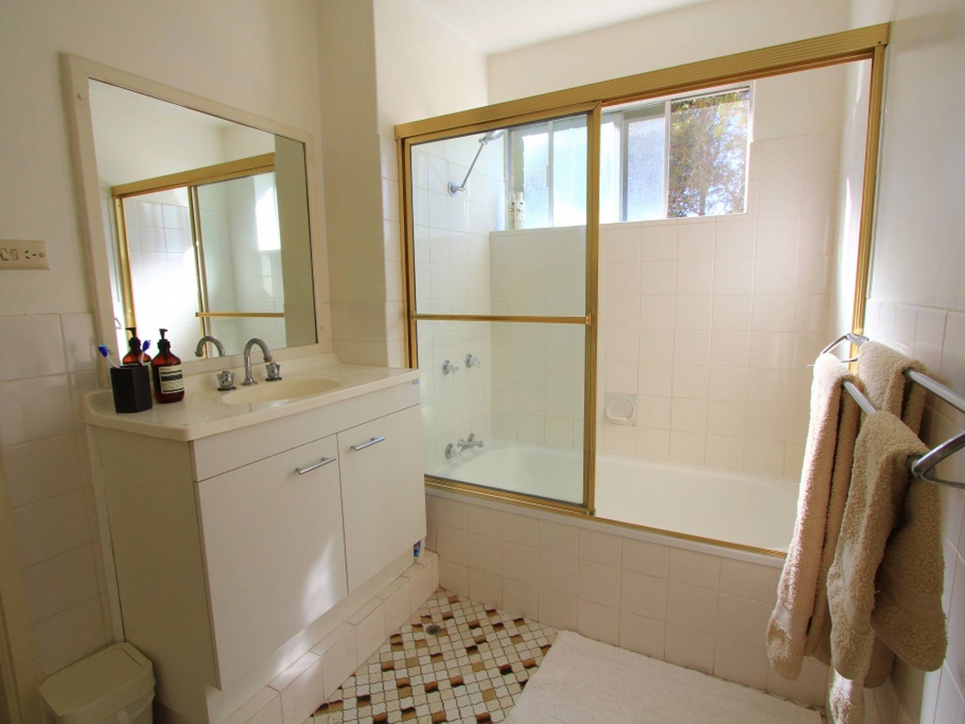 2/210 Bonney Avenue, CLAYFIELD
