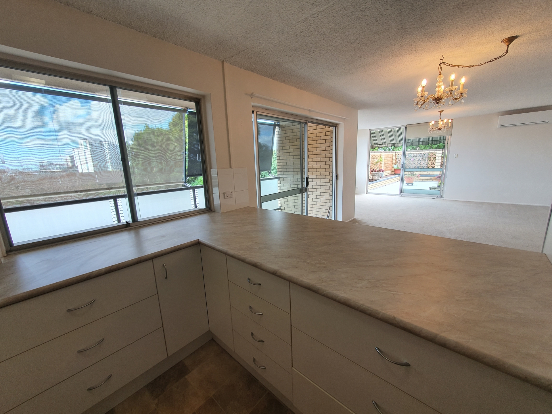 2/1 Rossiter Parade, HAMILTON