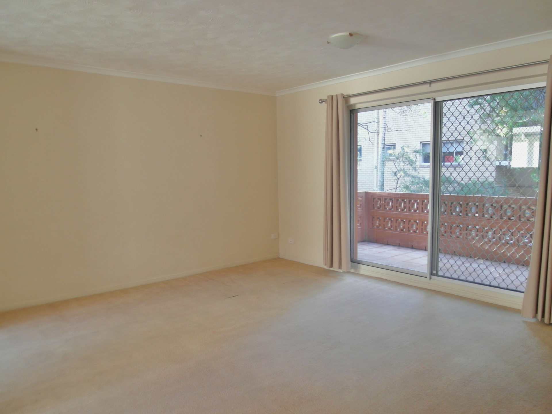 2/23 Melton Road, NUNDAH