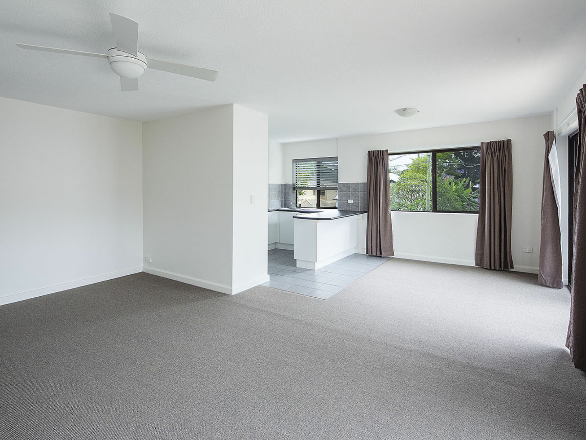 1/11 Blake Street, WOOLOOWIN