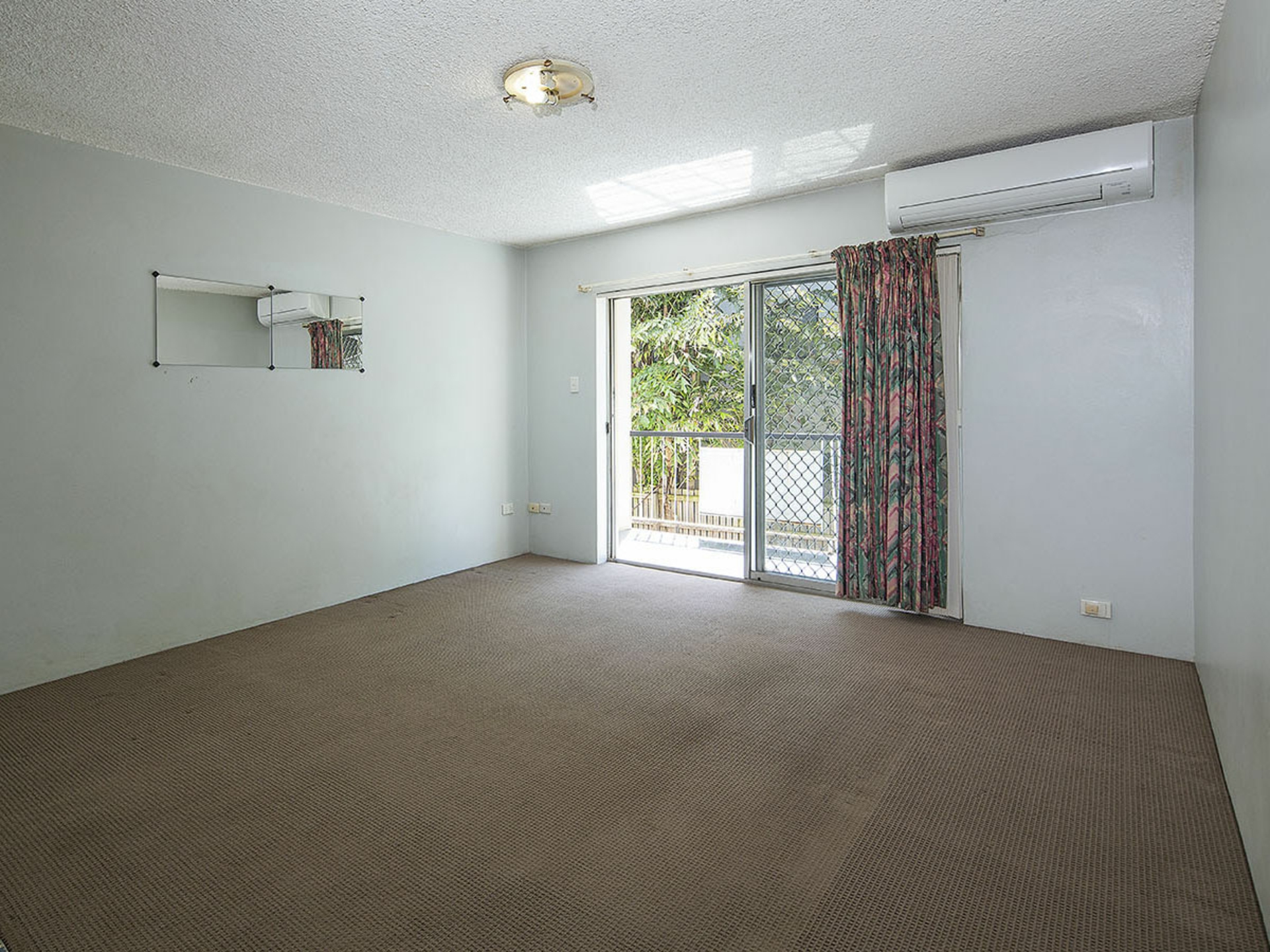 2/546 Sandgate Road, CLAYFIELD