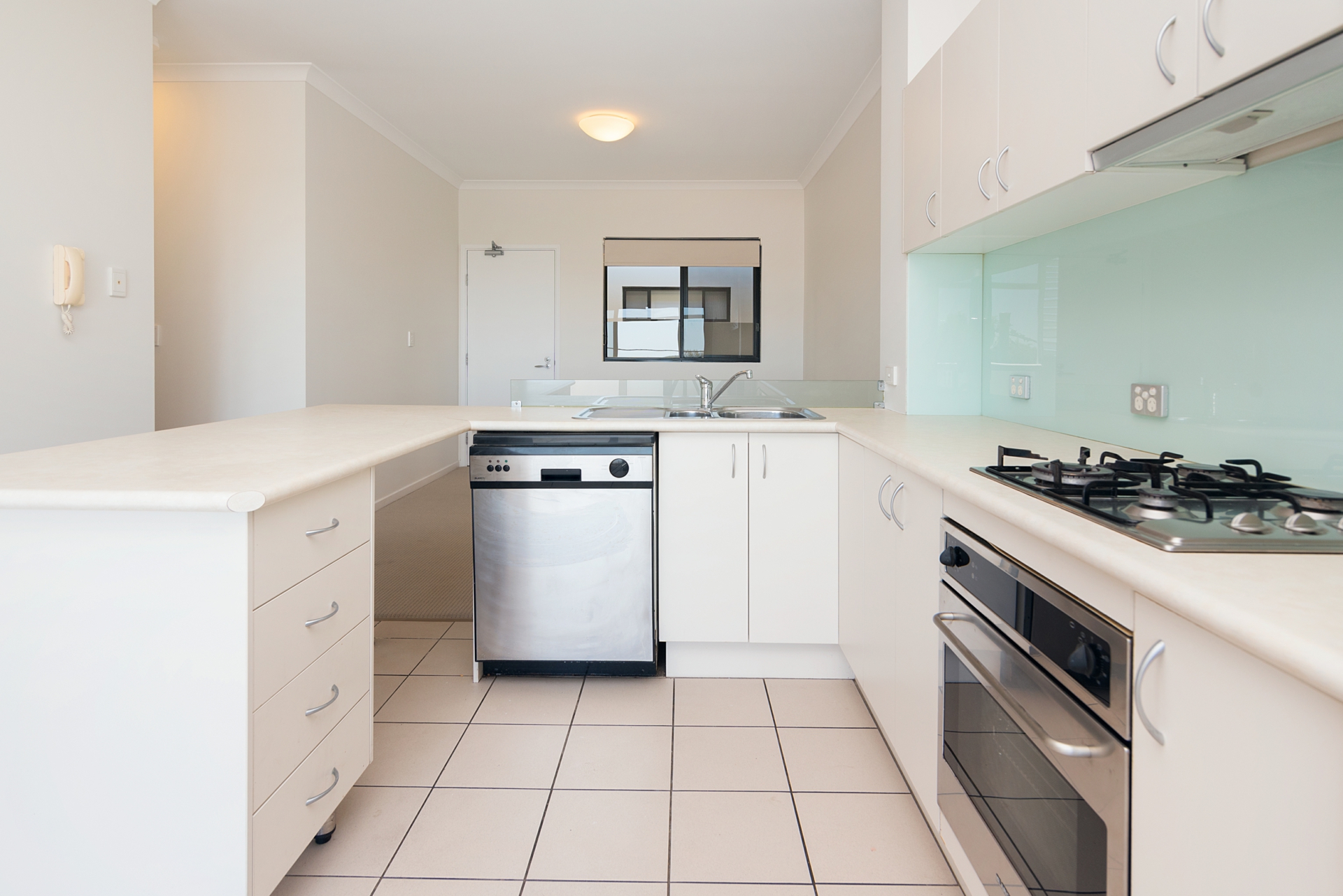 27/12-16 Melton Road, NUNDAH