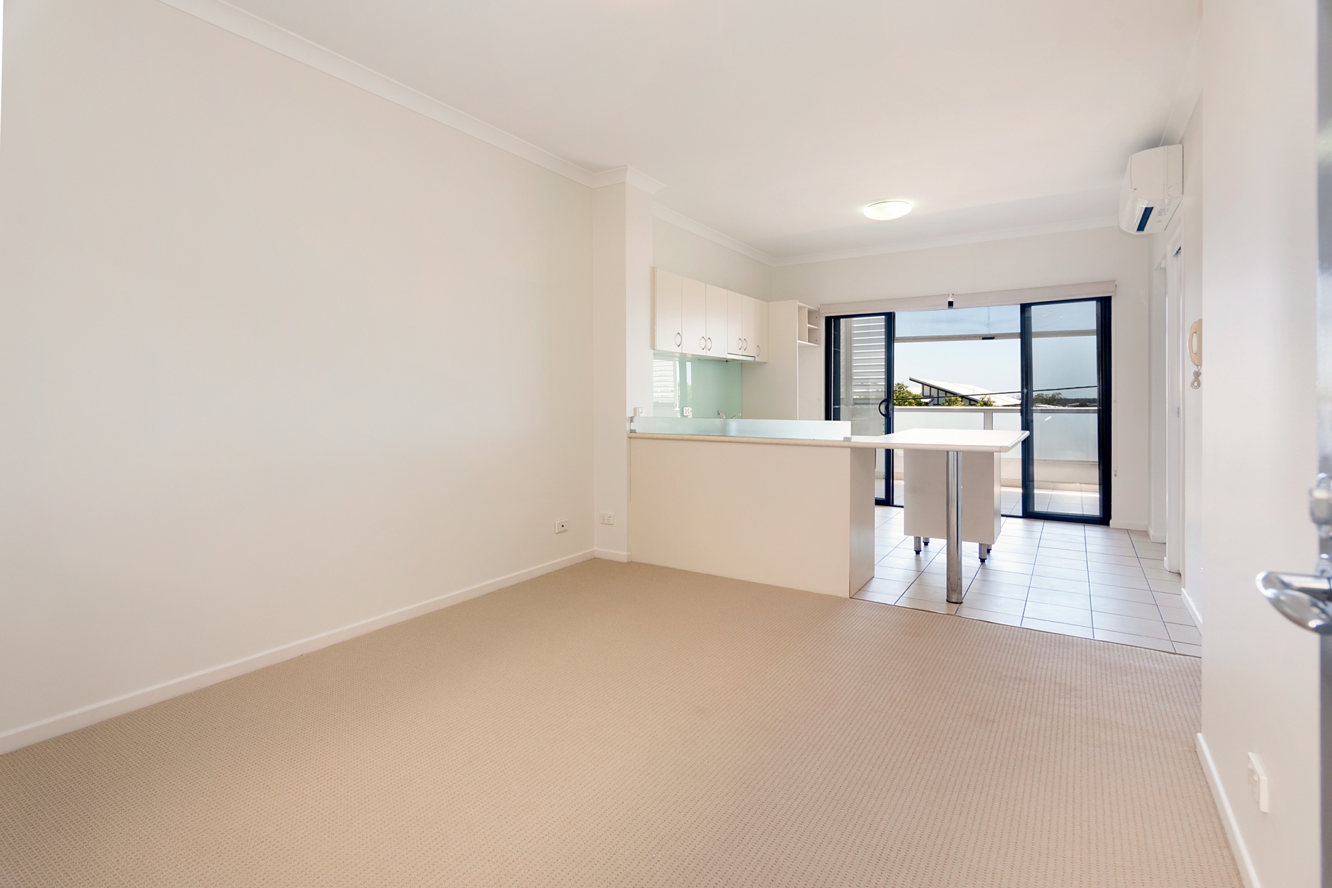 27/12-16 Melton Road, NUNDAH