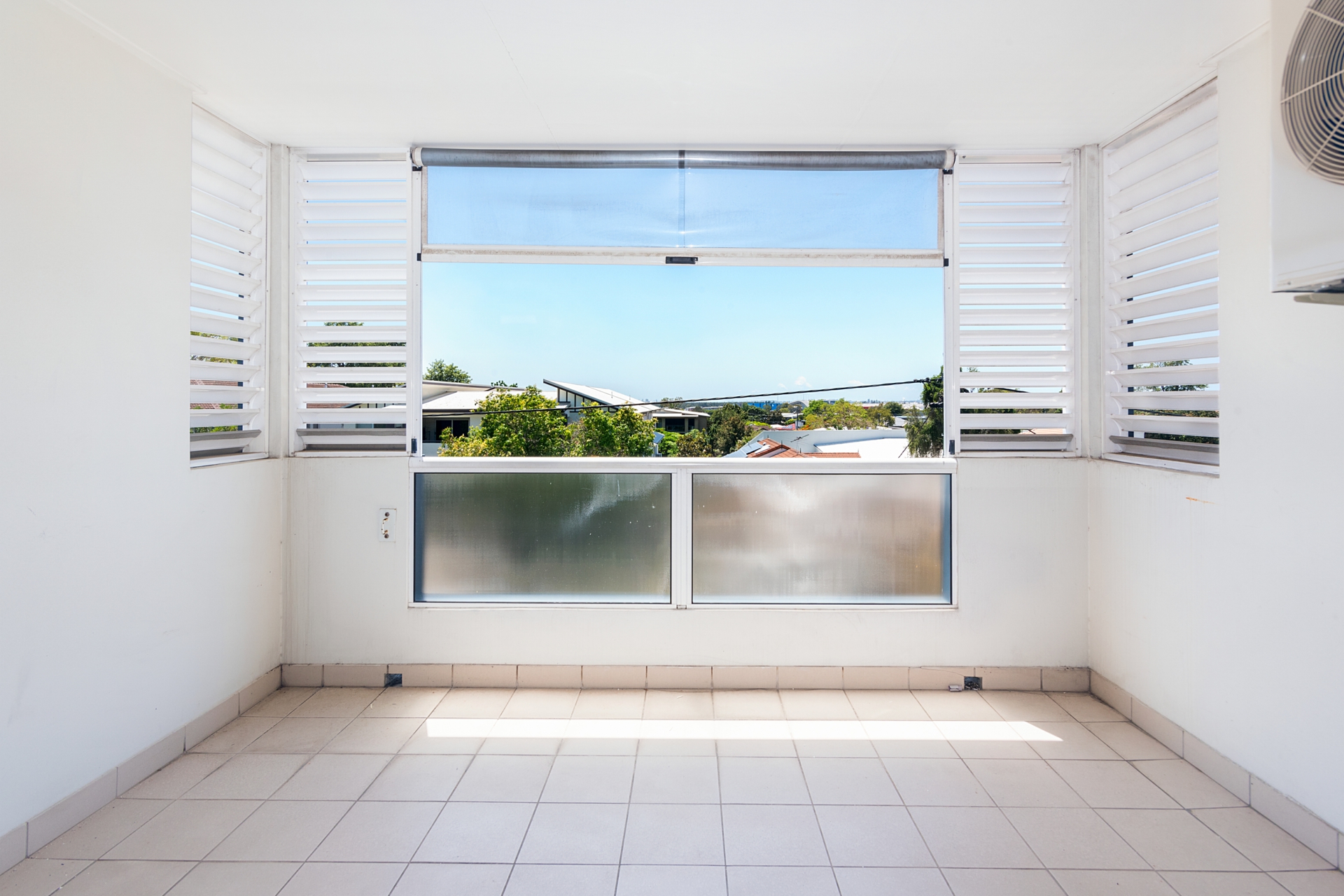 27/12-16 Melton Road, NUNDAH