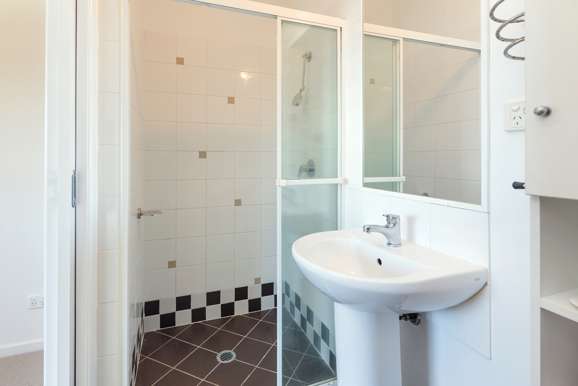 27/12-16 Melton Road, NUNDAH