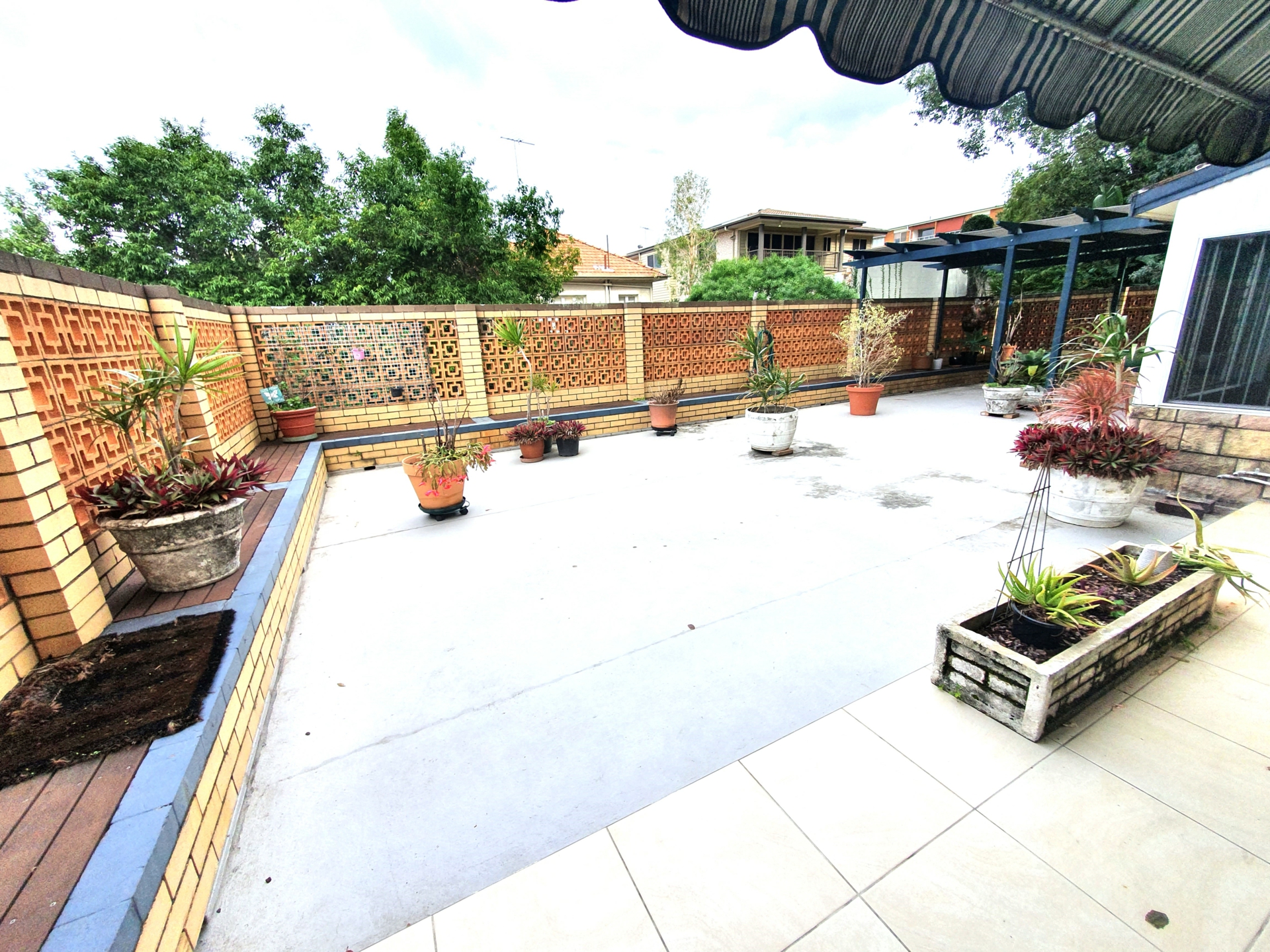 2/1 Rossiter Parade, HAMILTON