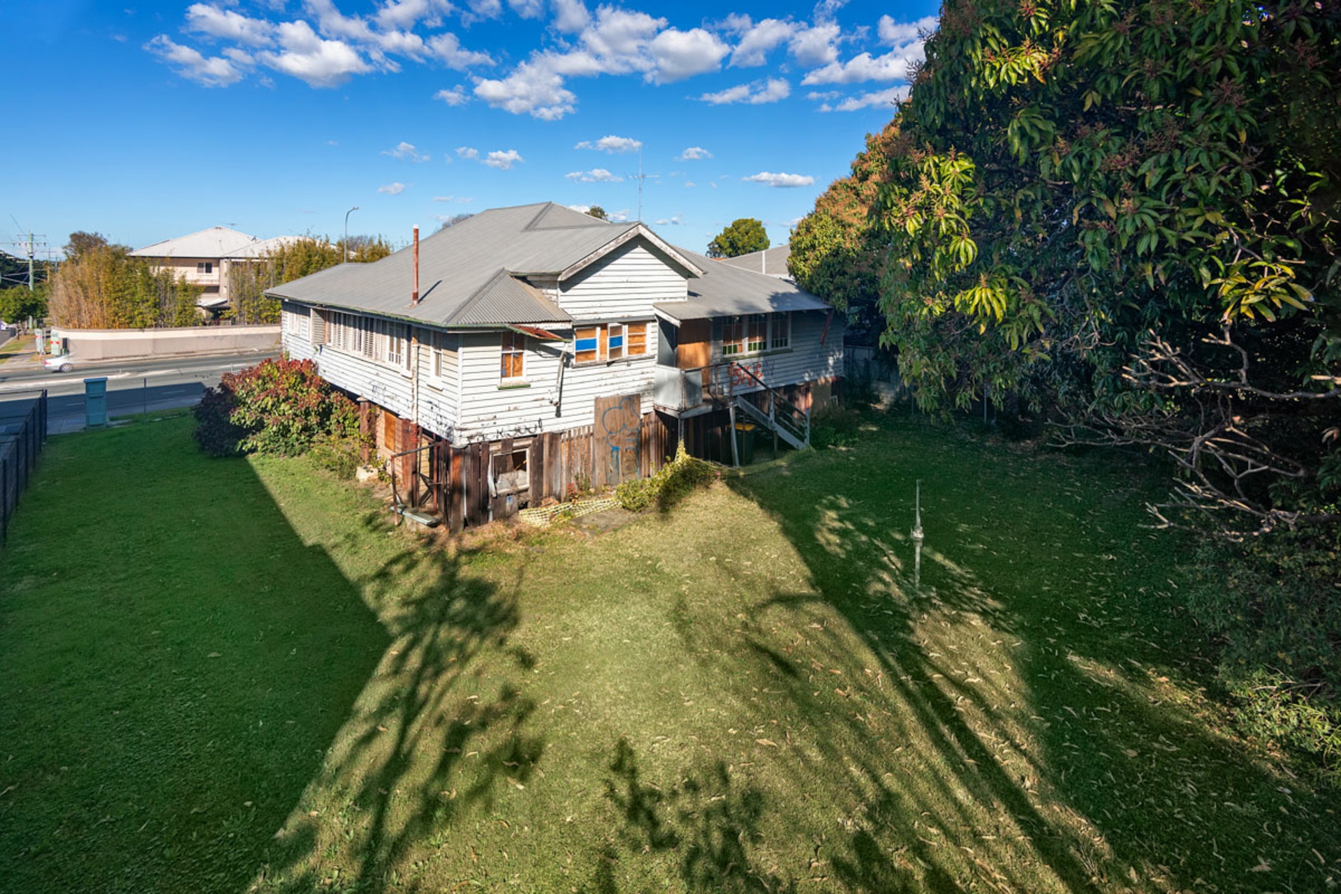 916 Sandgate Road — photo 3 of 6