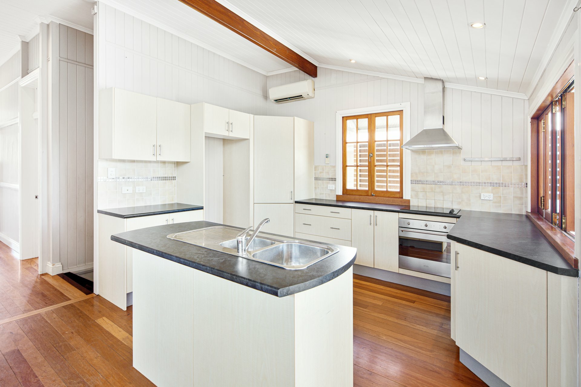 60 Gerler Road, HENDRA