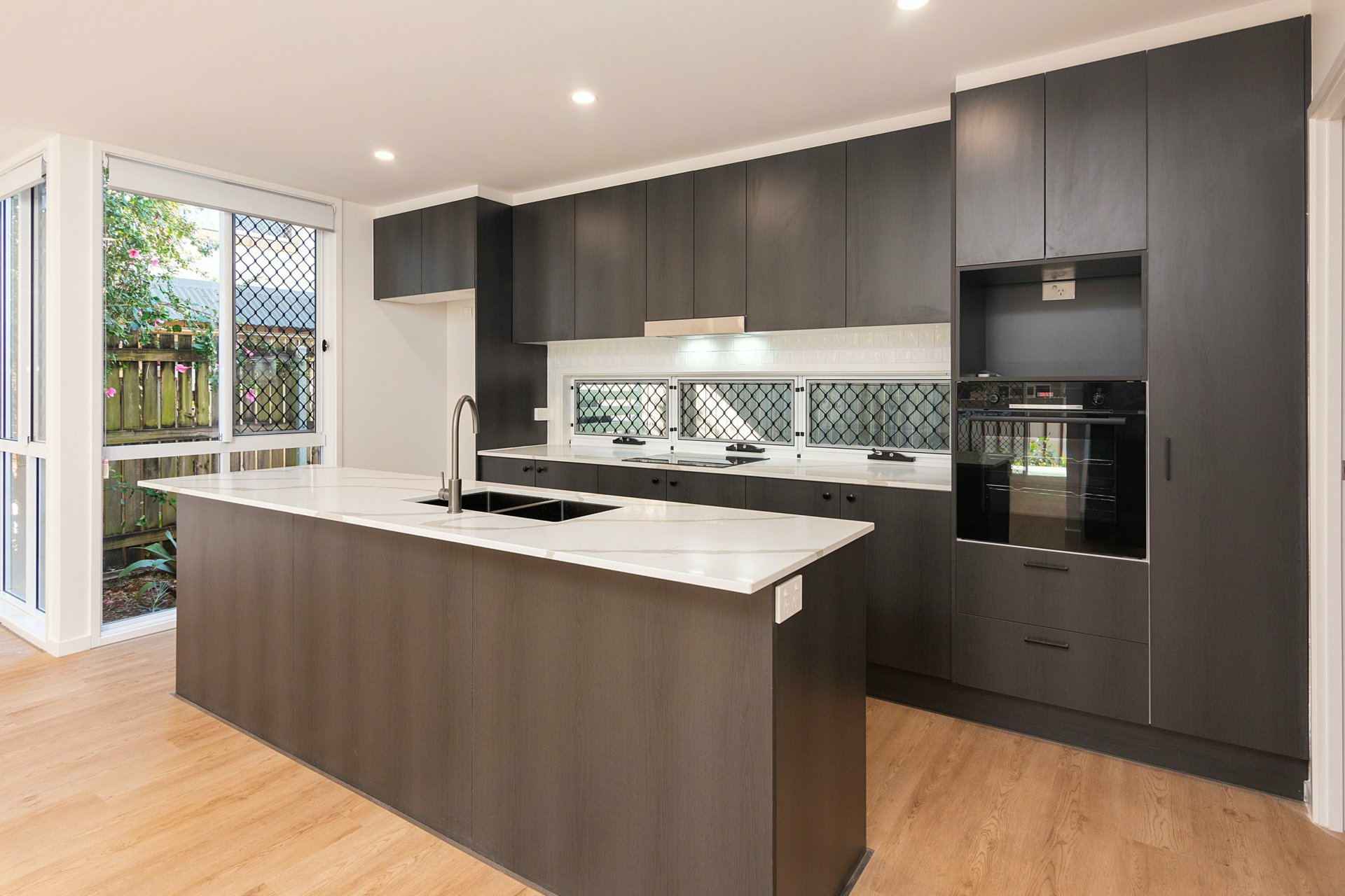 2 158 Allen Street, HAMILTON